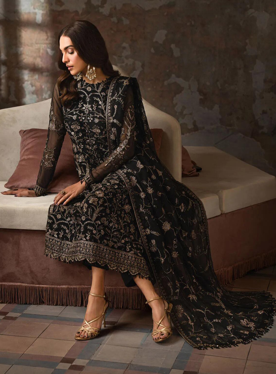 Emirah by Zarif Embroidered Chiffon Suits Unstitched 3 Piece - ZF24EF ZEF 05 HOOR Emirah by Zarif Embroidered Chiffon Suits Unstitched 3 Piece - ZF24EF ZEF 05 HOOR