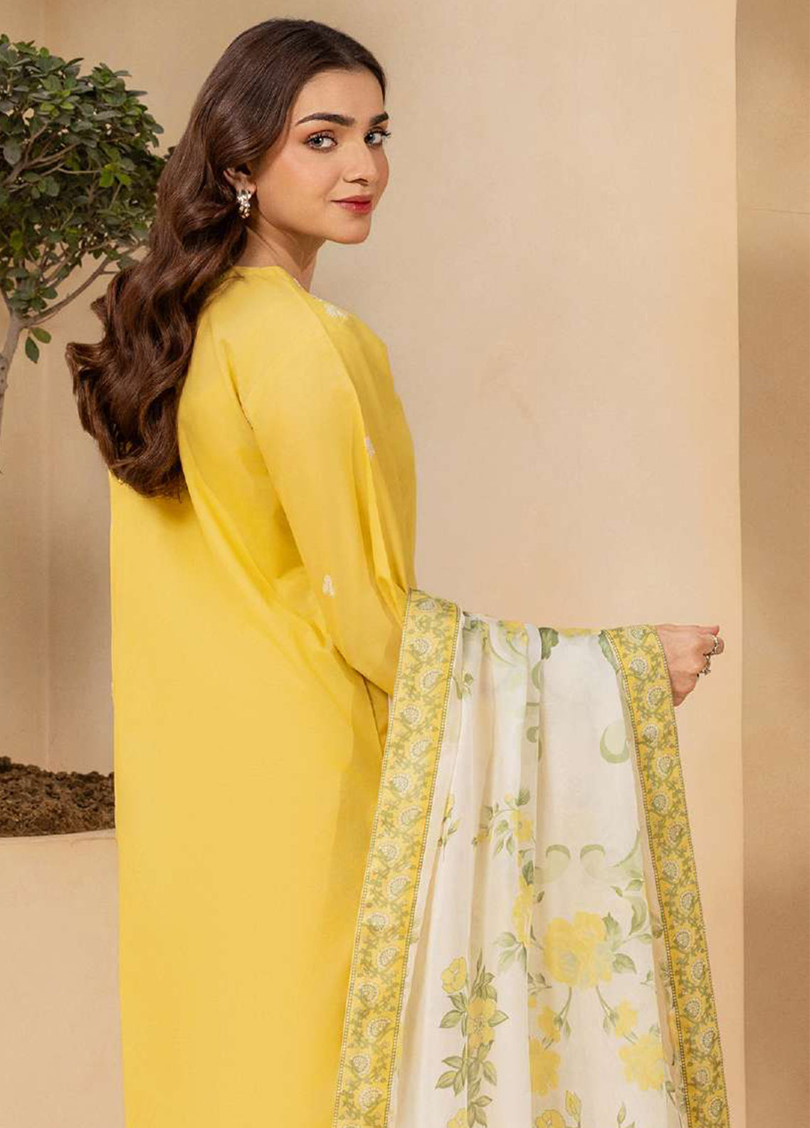 Essentail By Zellbury Embroidered Lawn 3 Piece Unstitched Suit WUS26E30447 Essentail By Zellbury Embroidered Lawn 3 Piece Unstitched Suit WUS26E30447