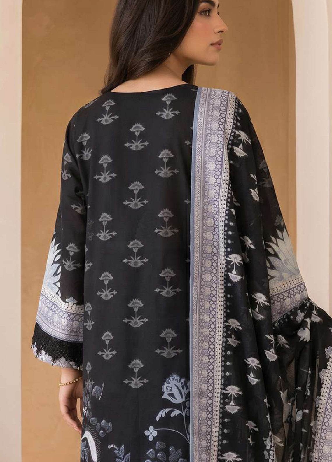 Essentail By Zellbury Embroidered Lawn 3 Piece Unstitched Suit WUS26E30711 Essentail By Zellbury Embroidered Lawn 3 Piece Unstitched Suit WUS26E30711