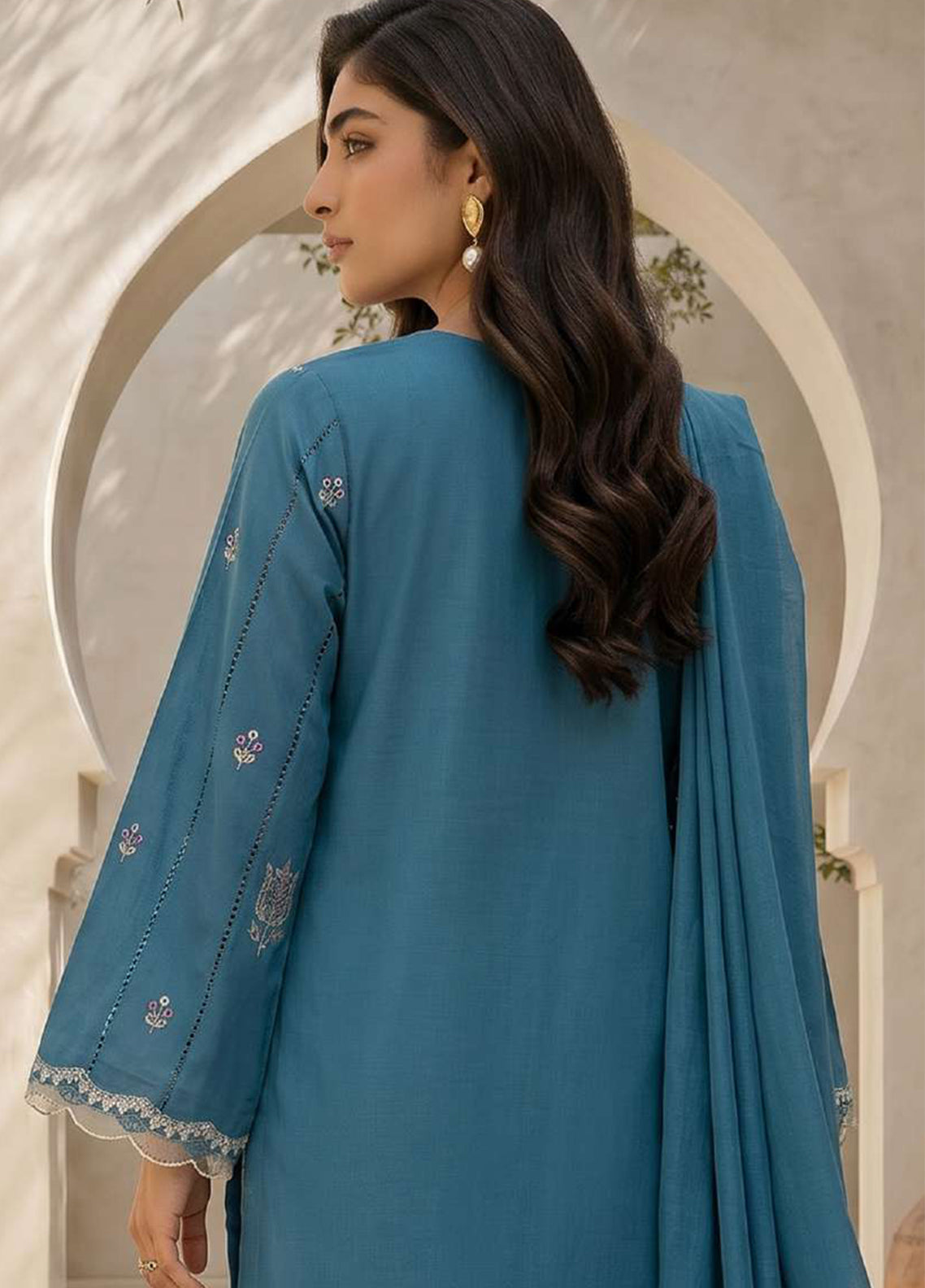 Essentail By Zellbury Embroidered Lawn 3 Piece Unstitched Suit WUS26E30905 Essentail By Zellbury Embroidered Lawn 3 Piece Unstitched Suit WUS26E30905