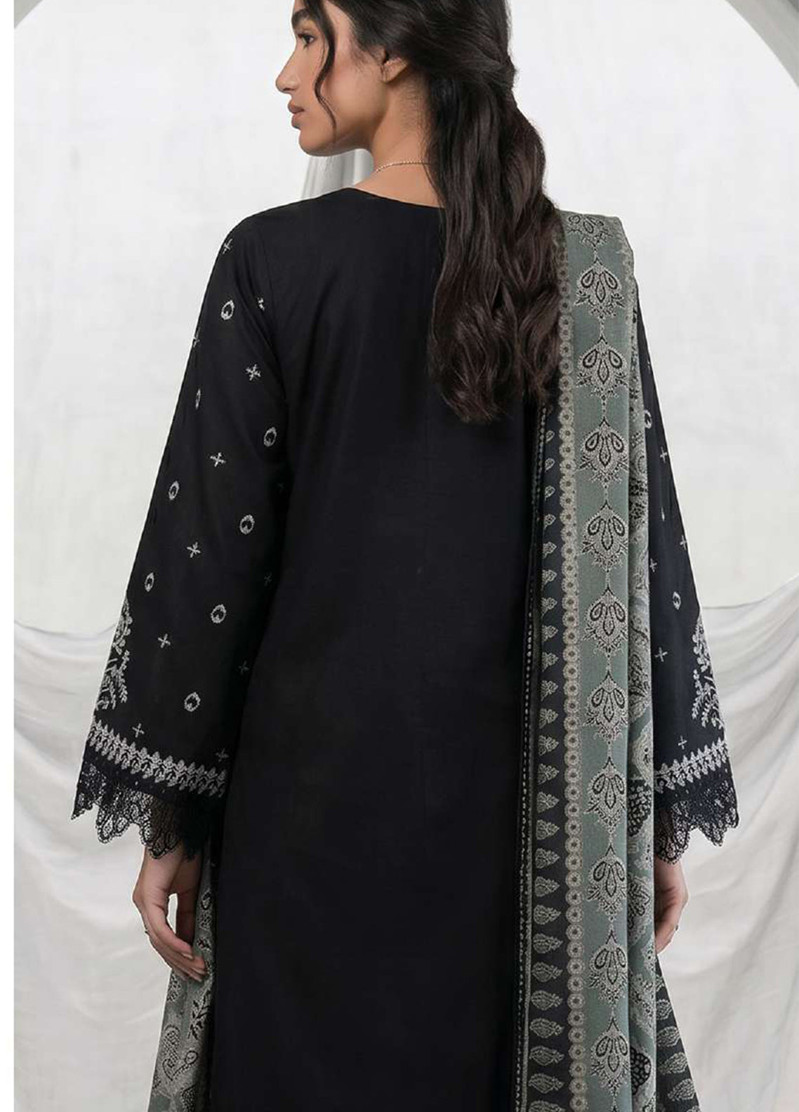 Essentail By Zellbury Embroidered Lawn 3 Piece Unstitched Suit WUS26E31168 Essentail By Zellbury Embroidered Lawn 3 Piece Unstitched Suit WUS26E31168