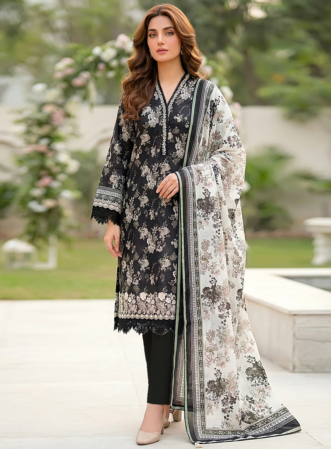 Essential By LSM Lakhany Embroidered Lawn 3 Piece Unstitched Suit LSM26EELV2 D-LG-MM-1034 Essential By LSM Lakhany Embroidered Lawn 3 Piece Unstitched Suit LSM26EELV2 D-LG-MM-1034