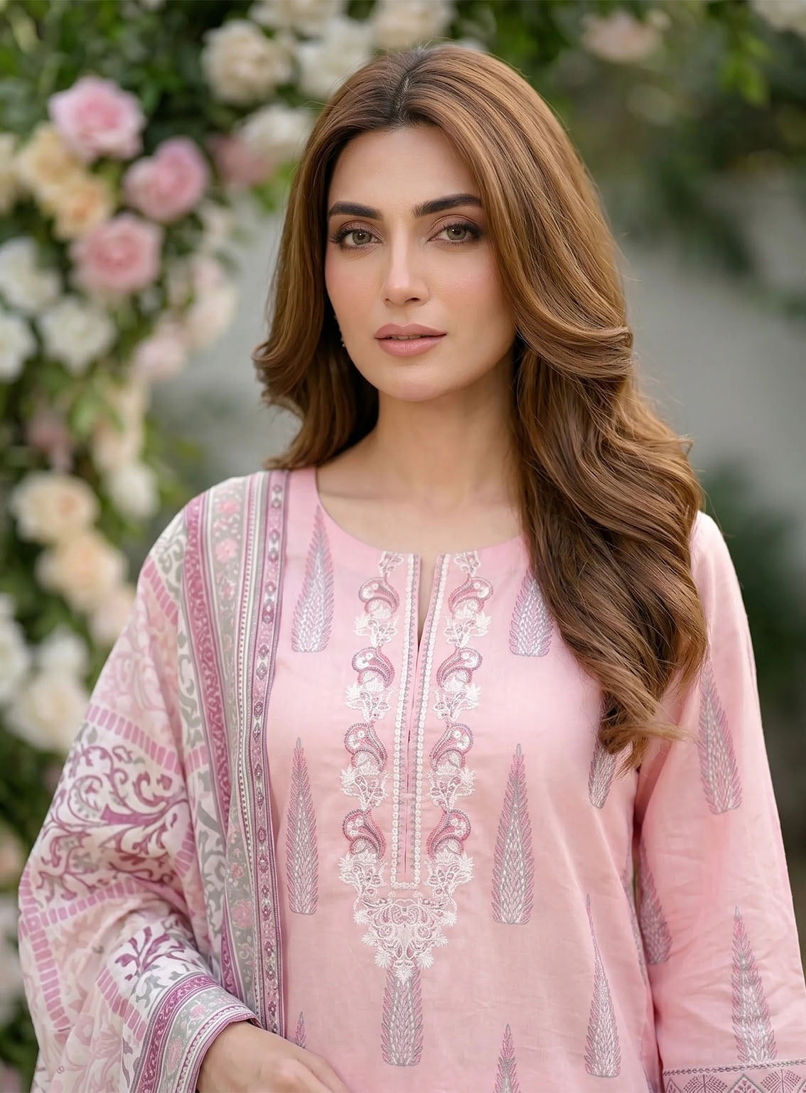 Essential By LSM Lakhany Embroidered Lawn 3 Piece Unstitched Suit LSM26EELV2 D-LG-MM-1038 Essential By LSM Lakhany Embroidered Lawn 3 Piece Unstitched Suit LSM26EELV2 D-LG-MM-1038