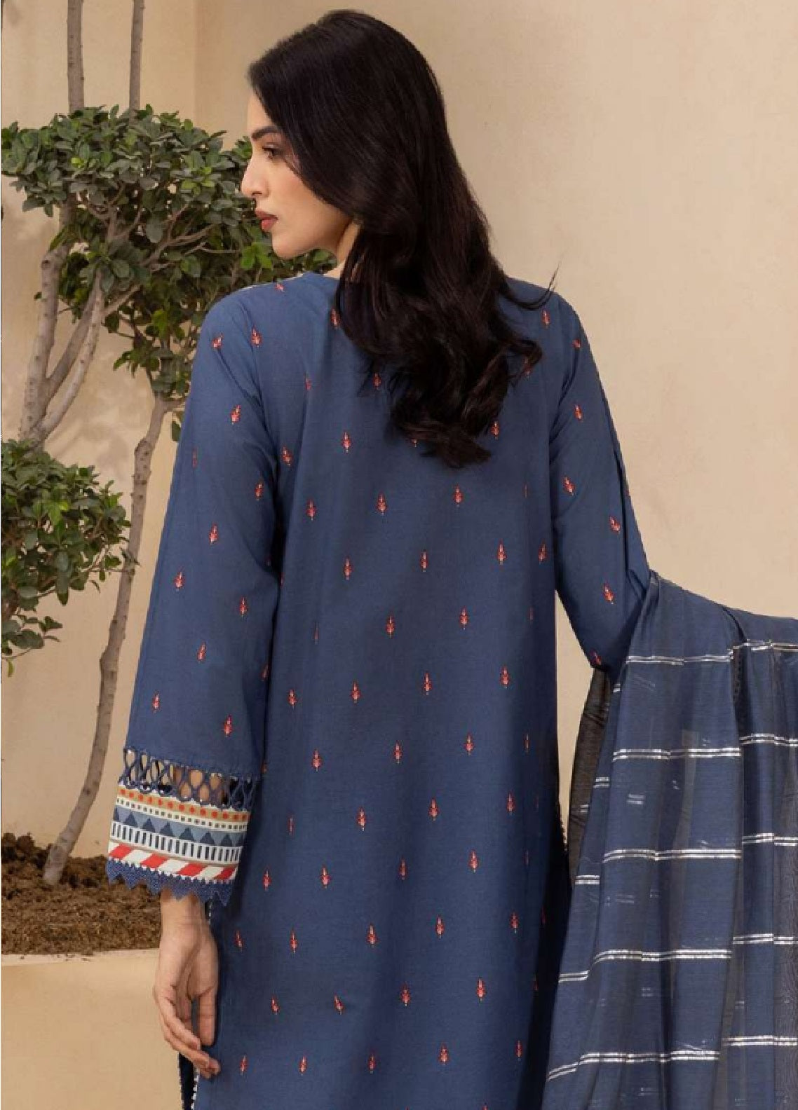 Essential By Zellbury Printed Lawn 3 Piece Unstitched Suit WUS26E30706 Essential By Zellbury Printed Lawn 3 Piece Unstitched Suit WUS26E30706