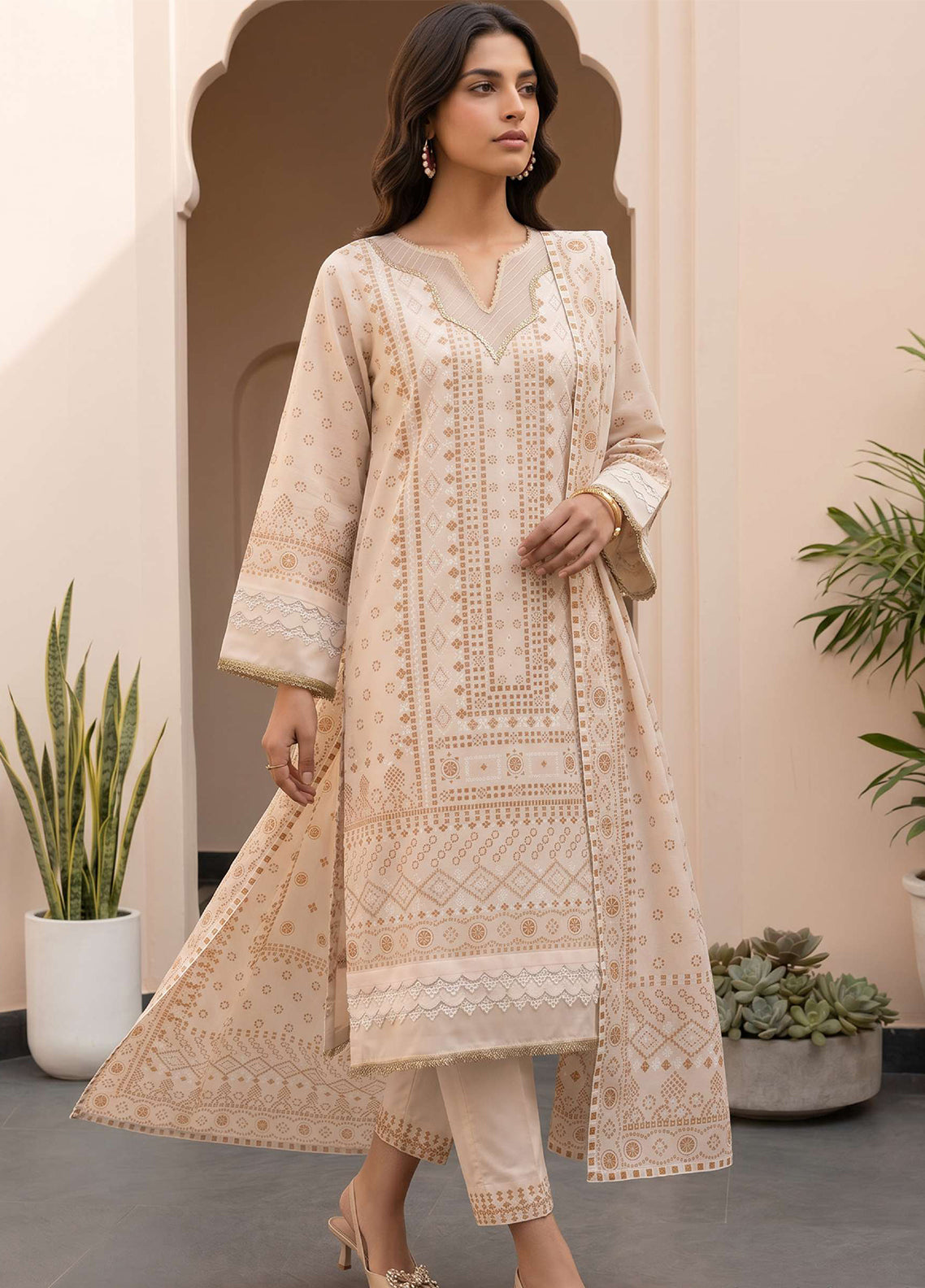 Essential By Zellbury Printed Lawn 3 Piece Unstitched Suit WUS26X30900 Essential By Zellbury Printed Lawn 3 Piece Unstitched Suit WUS26X30900
