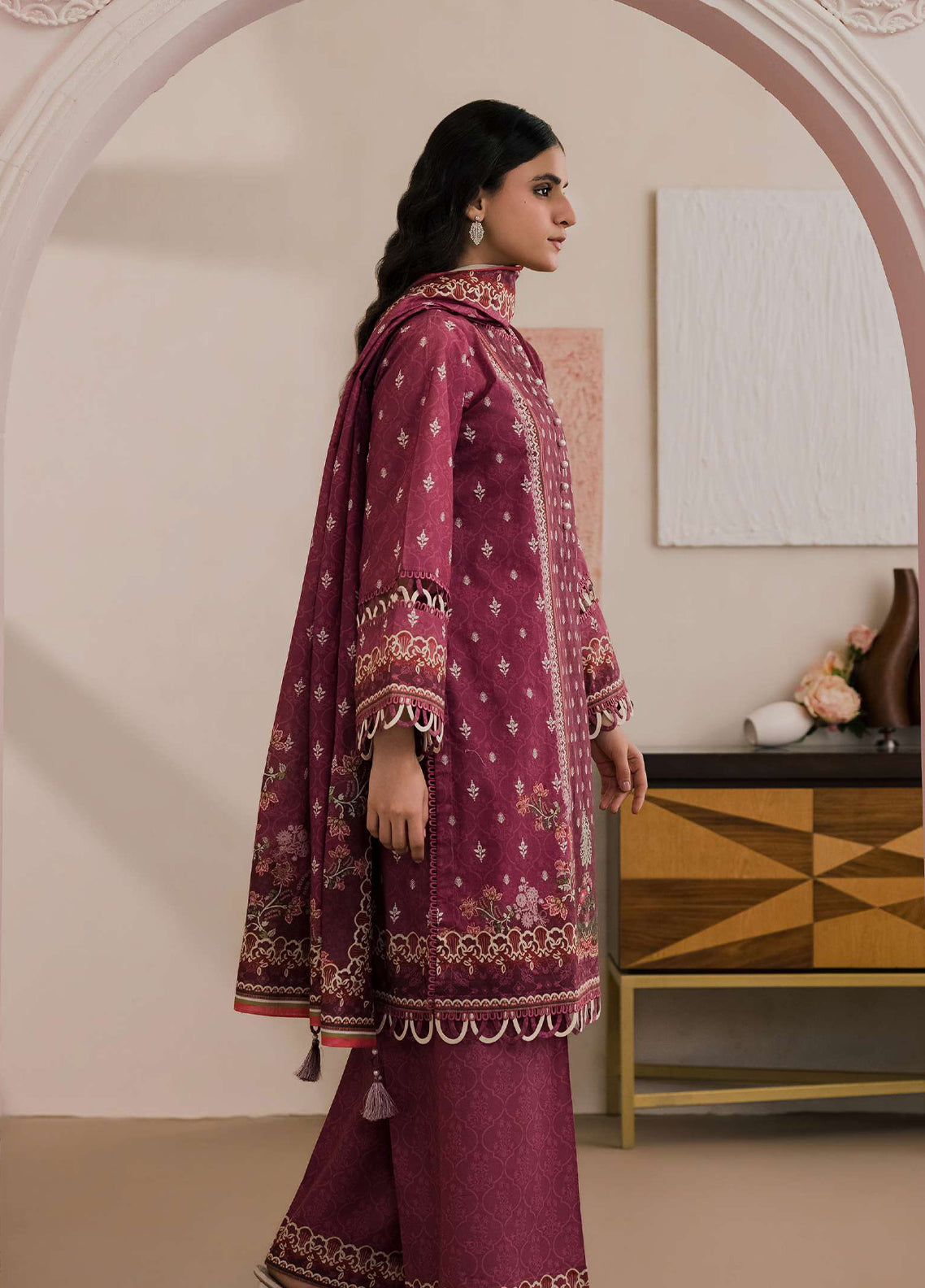 Essential By Zellbury Printed Lawn 3 Piece Unstitched Suit WUS26X31027 Essential By Zellbury Printed Lawn 3 Piece Unstitched Suit WUS26X31027