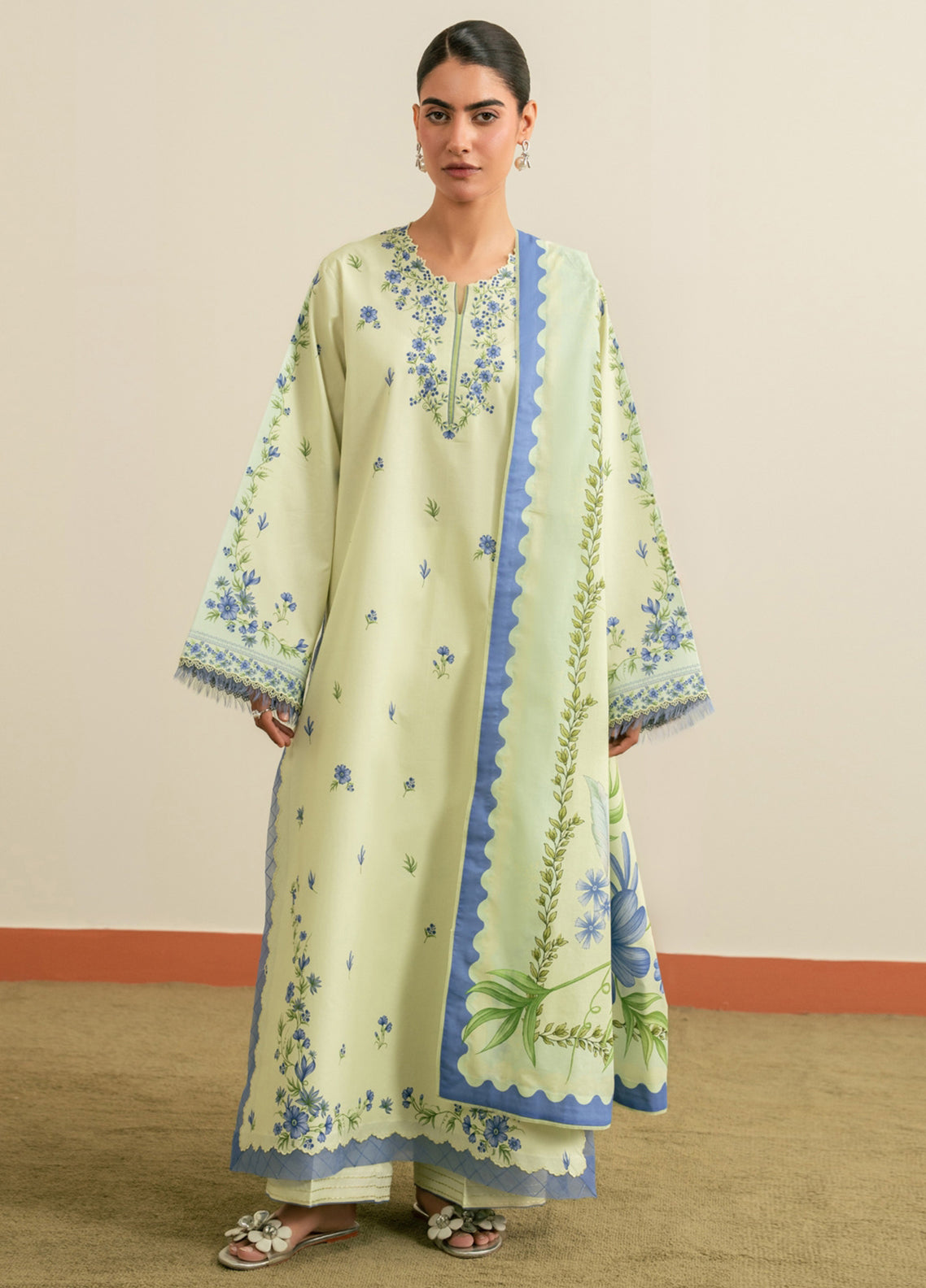 Essentials By Seran Embroidered Lawn 3 Piece Unstitched Suit SRN26EV2 D-01 ASTERA Essentials By Seran Embroidered Lawn 3 Piece Unstitched Suit SRN26EV2 D-01 ASTERA