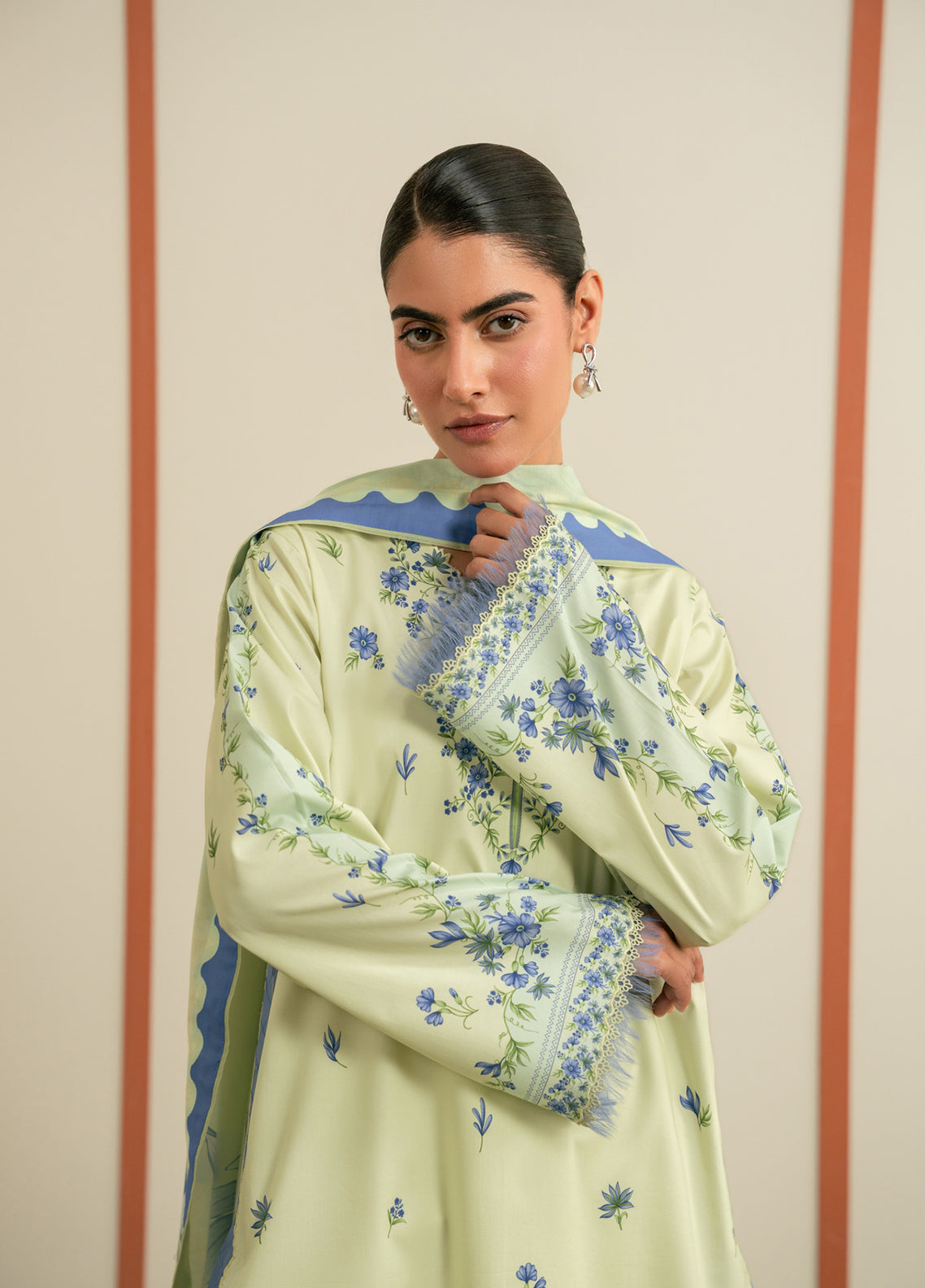 Essentials By Seran Embroidered Lawn 3 Piece Unstitched Suit SRN26EV2 D-01 ASTERA Essentials By Seran Embroidered Lawn 3 Piece Unstitched Suit SRN26EV2 D-01 ASTERA
