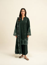 Essentials By Seran Embroidered Lawn 3 Piece Unstitched Suit SRN26EV2 D-05 ZORIN