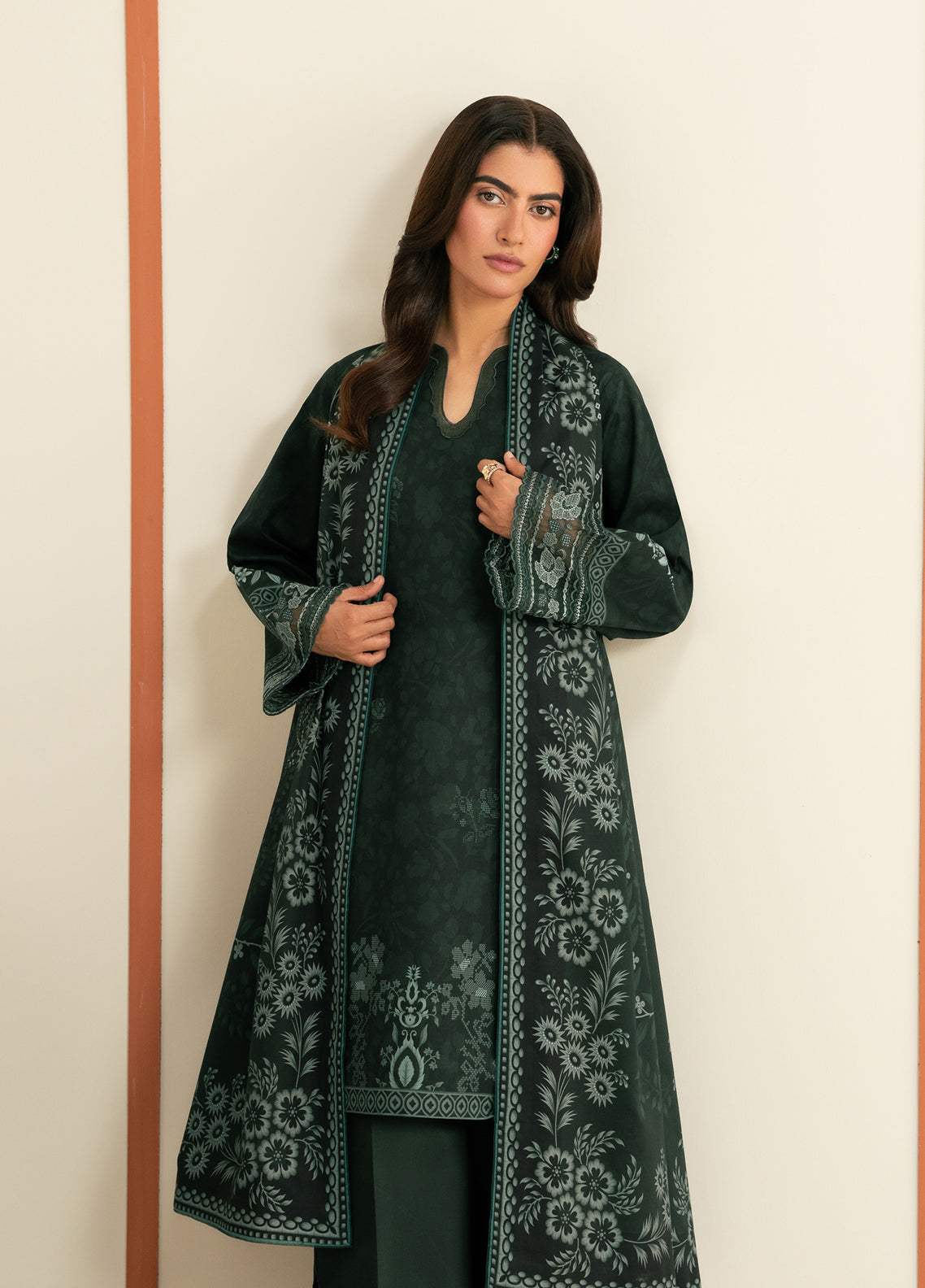 Essentials By Seran Embroidered Lawn 3 Piece Unstitched Suit SRN26EV2 D-05 ZORIN Essentials By Seran Embroidered Lawn 3 Piece Unstitched Suit SRN26EV2 D-05 ZORIN
