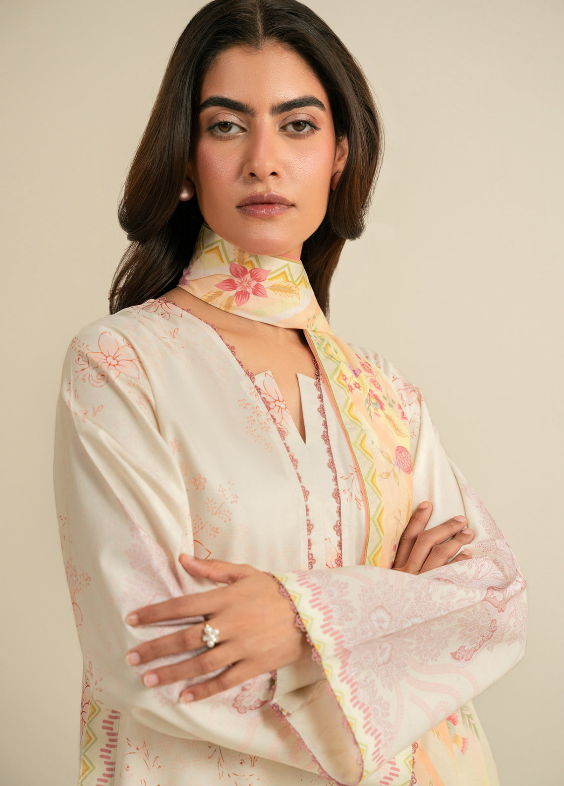Essentials By Seran Embroidered Lawn 3 Piece Unstitched Suit SRN26EV2 D-06 MAELLE Essentials By Seran Embroidered Lawn 3 Piece Unstitched Suit SRN26EV2 D-06 MAELLE