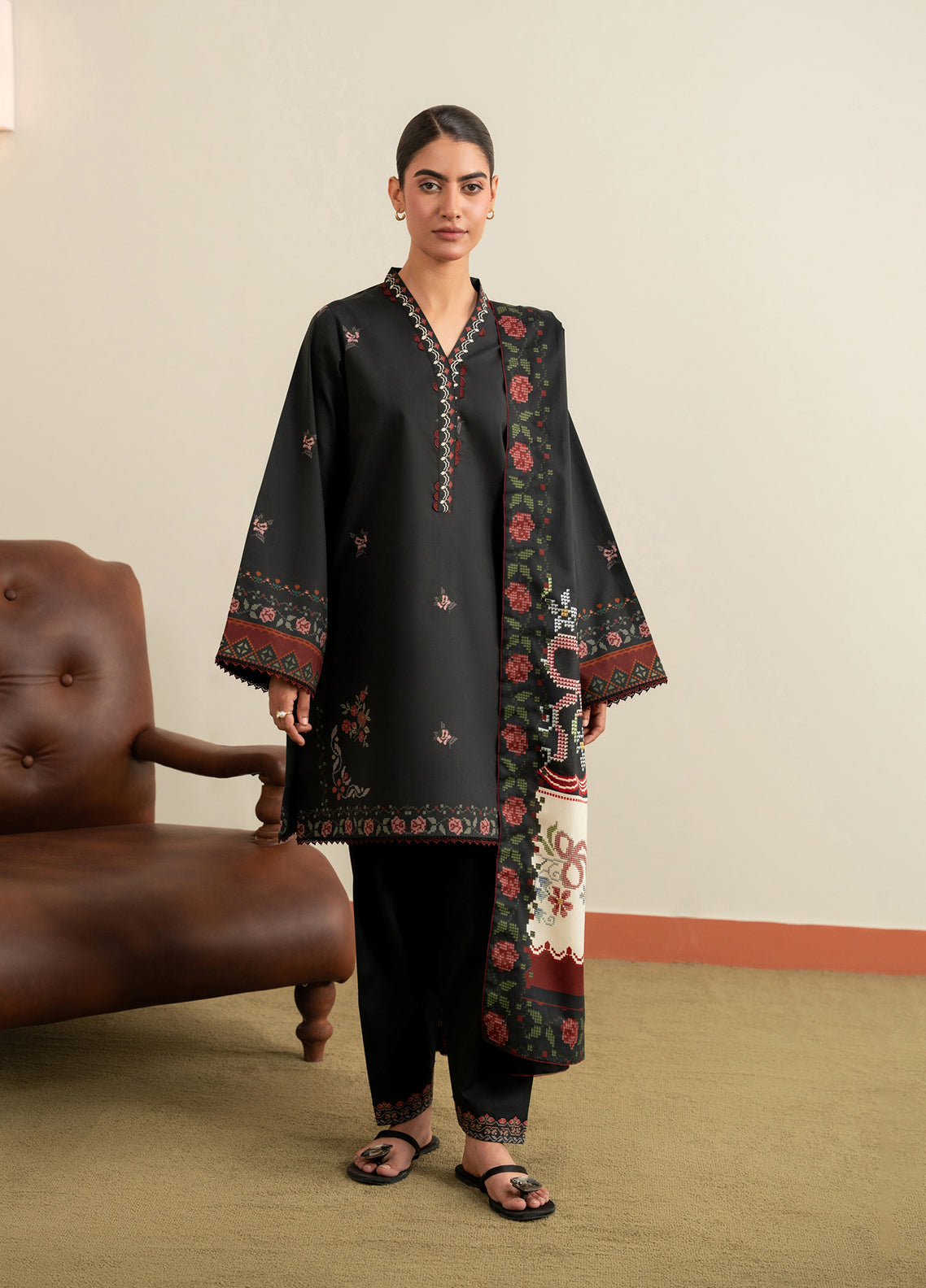 Essentials By Seran Embroidered Lawn 3 Piece Unstitched Suit SRN26EV2 D-08 ELIRA Essentials By Seran Embroidered Lawn 3 Piece Unstitched Suit SRN26EV2 D-08 ELIRA