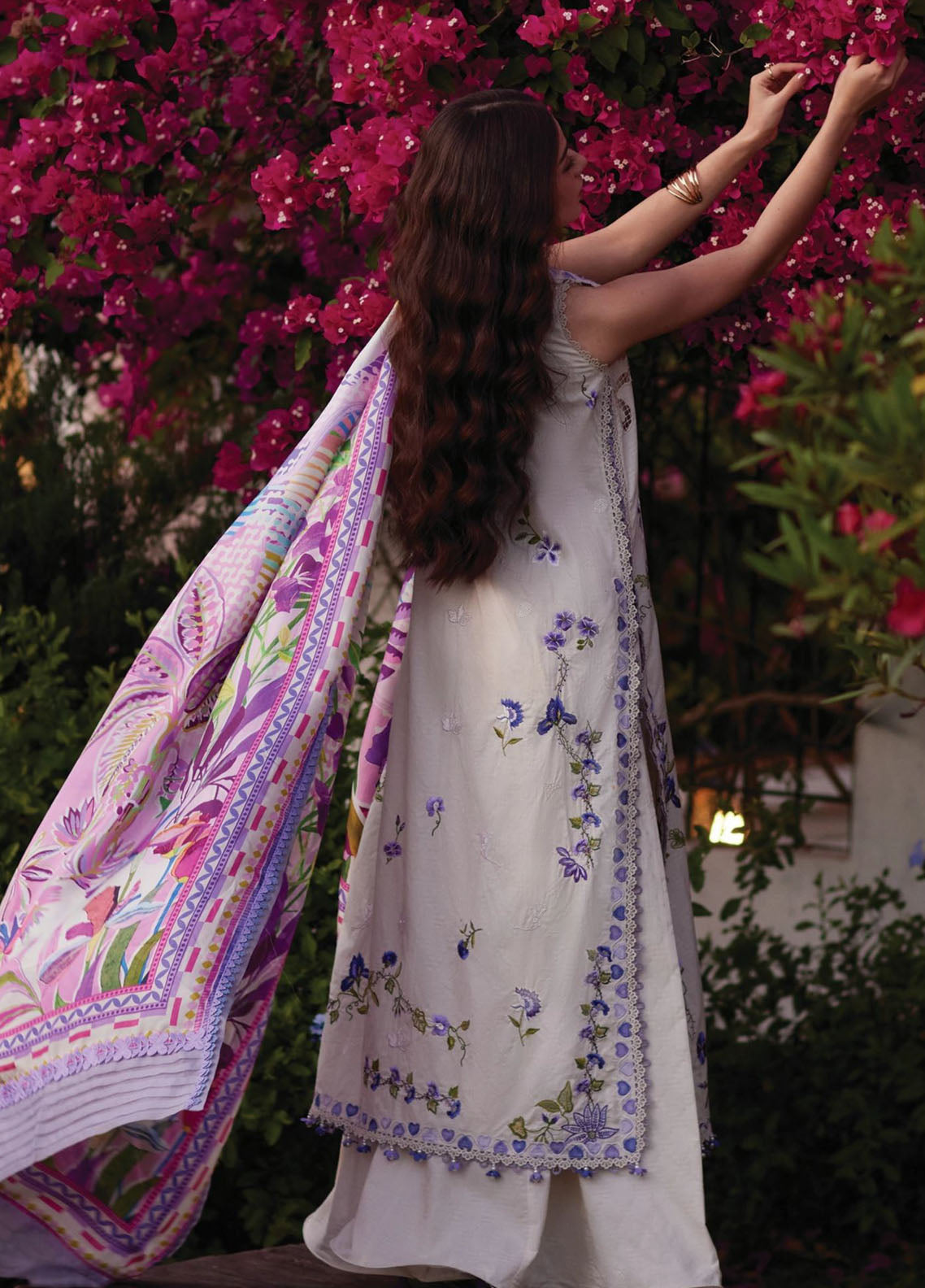 Farah Talib Aziz Luxury Embroidered Lawn 3 Piece Unstitched Suit FTA26LL D-01 EVITA IVORY Farah Talib Aziz Luxury Embroidered Lawn 3 Piece Unstitched Suit FTA26LL D-01 EVITA IVORY