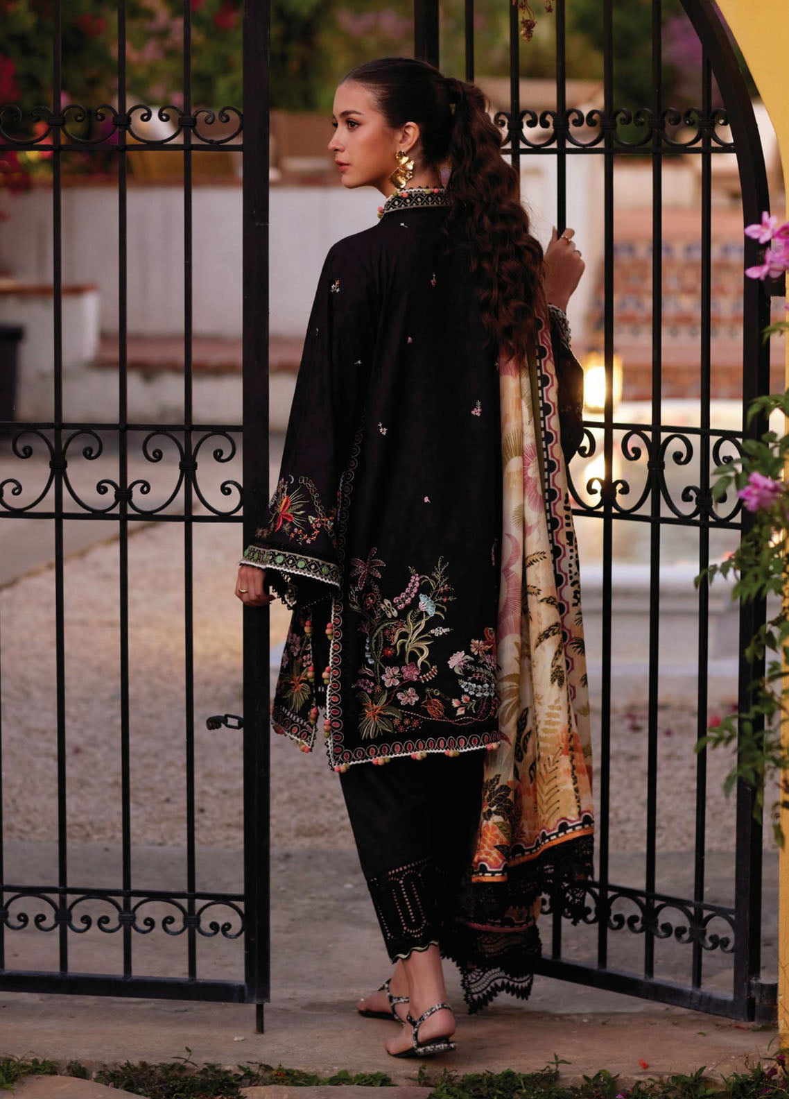 Farah Talib Aziz Luxury Embroidered Lawn 3 Piece Unstitched Suit FTA26LL D-03 BLANCA BLACK Farah Talib Aziz Luxury Embroidered Lawn 3 Piece Unstitched Suit FTA26LL D-03 BLANCA BLACK