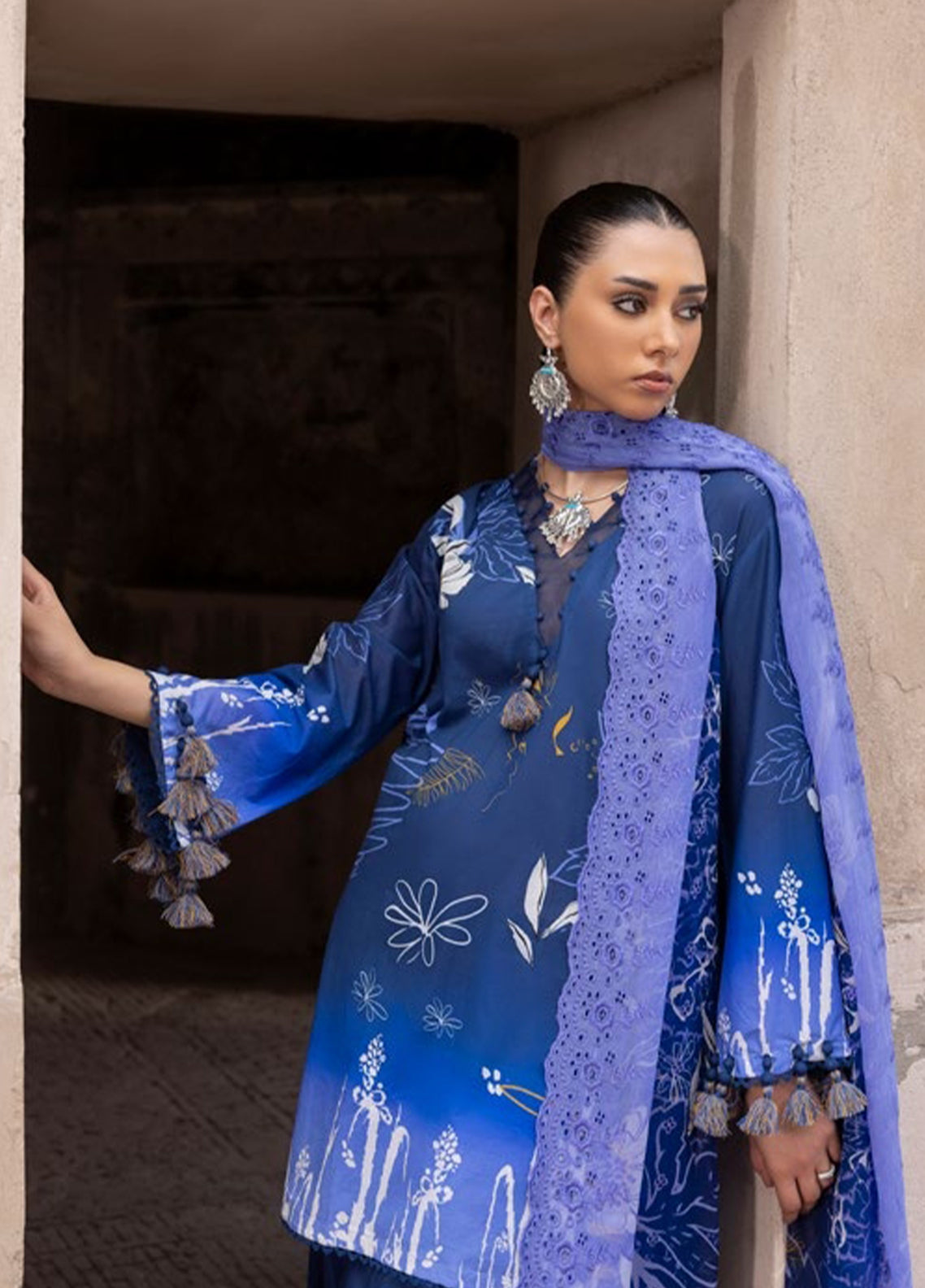 Flora By Gul Ahmed Embroidered Lawn 3 Piece Unstitched Suit GA26FEC D-BCT-62003 Flora By Gul Ahmed Embroidered Lawn 3 Piece Unstitched Suit GA26FEC D-BCT-62003