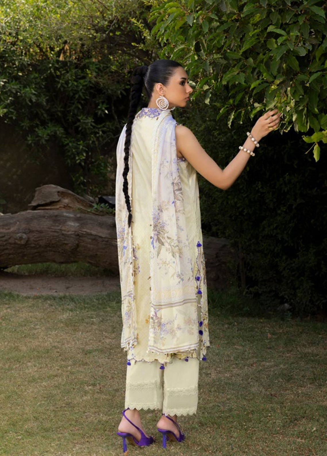 Flora By Gul Ahmed Embroidered Lawn 3 Piece Unstitched Suit GA26FEC D-BM-62035 Flora By Gul Ahmed Embroidered Lawn 3 Piece Unstitched Suit GA26FEC D-BM-62035