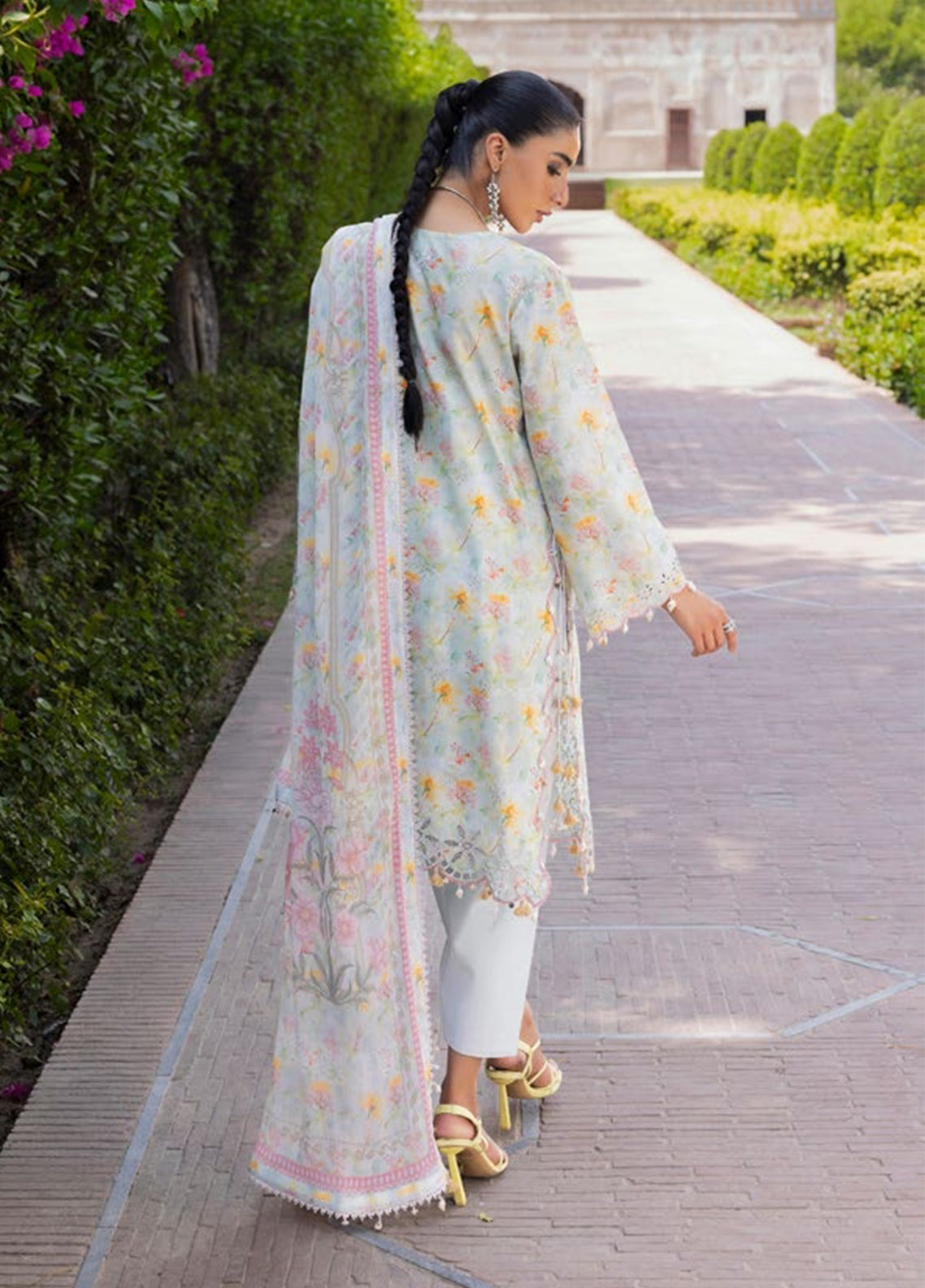 Flora By Gul Ahmed Embroidered Lawn 3 Piece Unstitched Suit GA26FEC D-BM-62066 Flora By Gul Ahmed Embroidered Lawn 3 Piece Unstitched Suit GA26FEC D-BM-62066