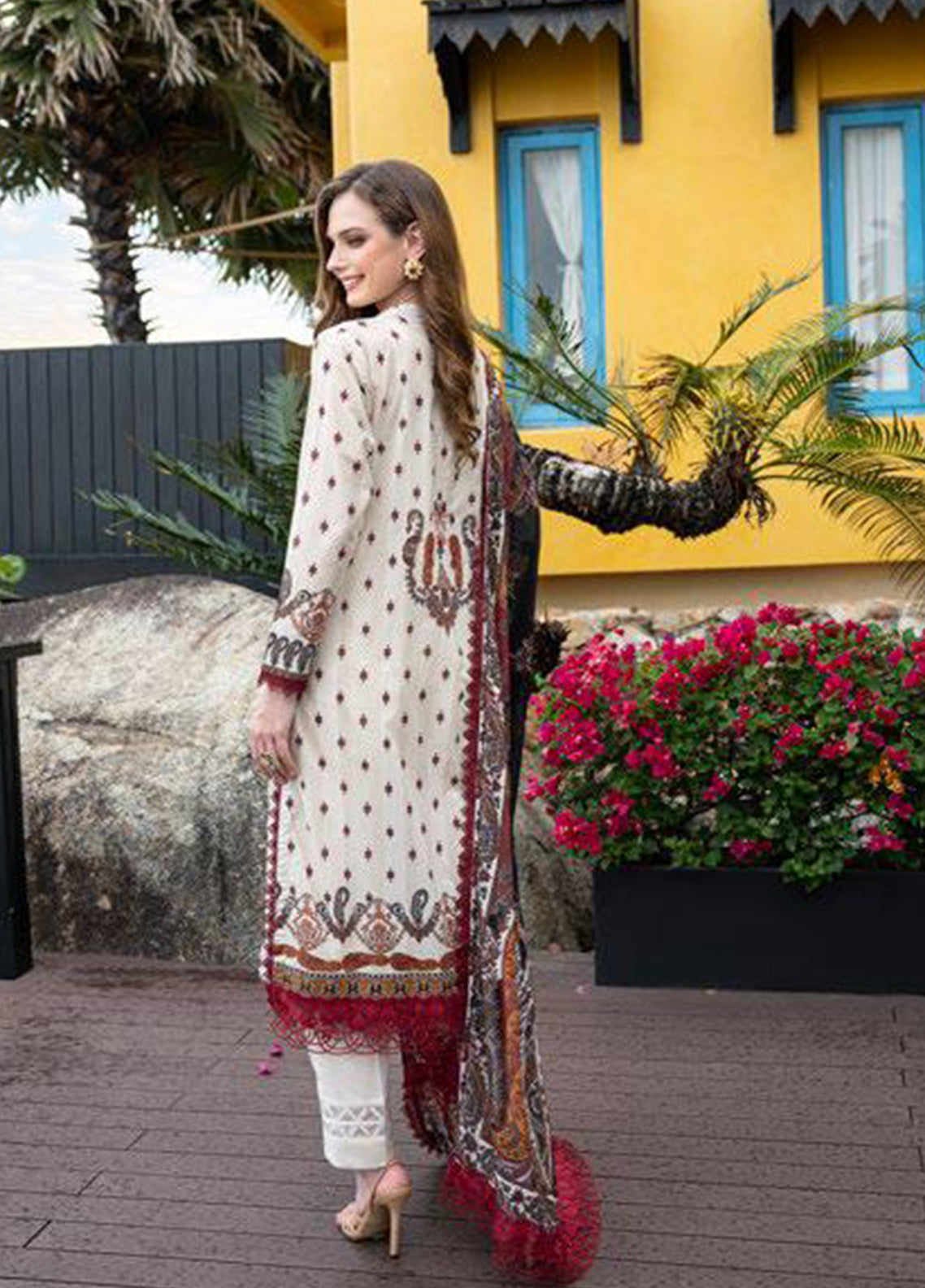 Floral Blush By Gul Ahmed Printed Lawn 3 Piece Unstitched Suit GA26FB D-CL-62076A Floral Blush By Gul Ahmed Printed Lawn 3 Piece Unstitched Suit GA26FB D-CL-62076A