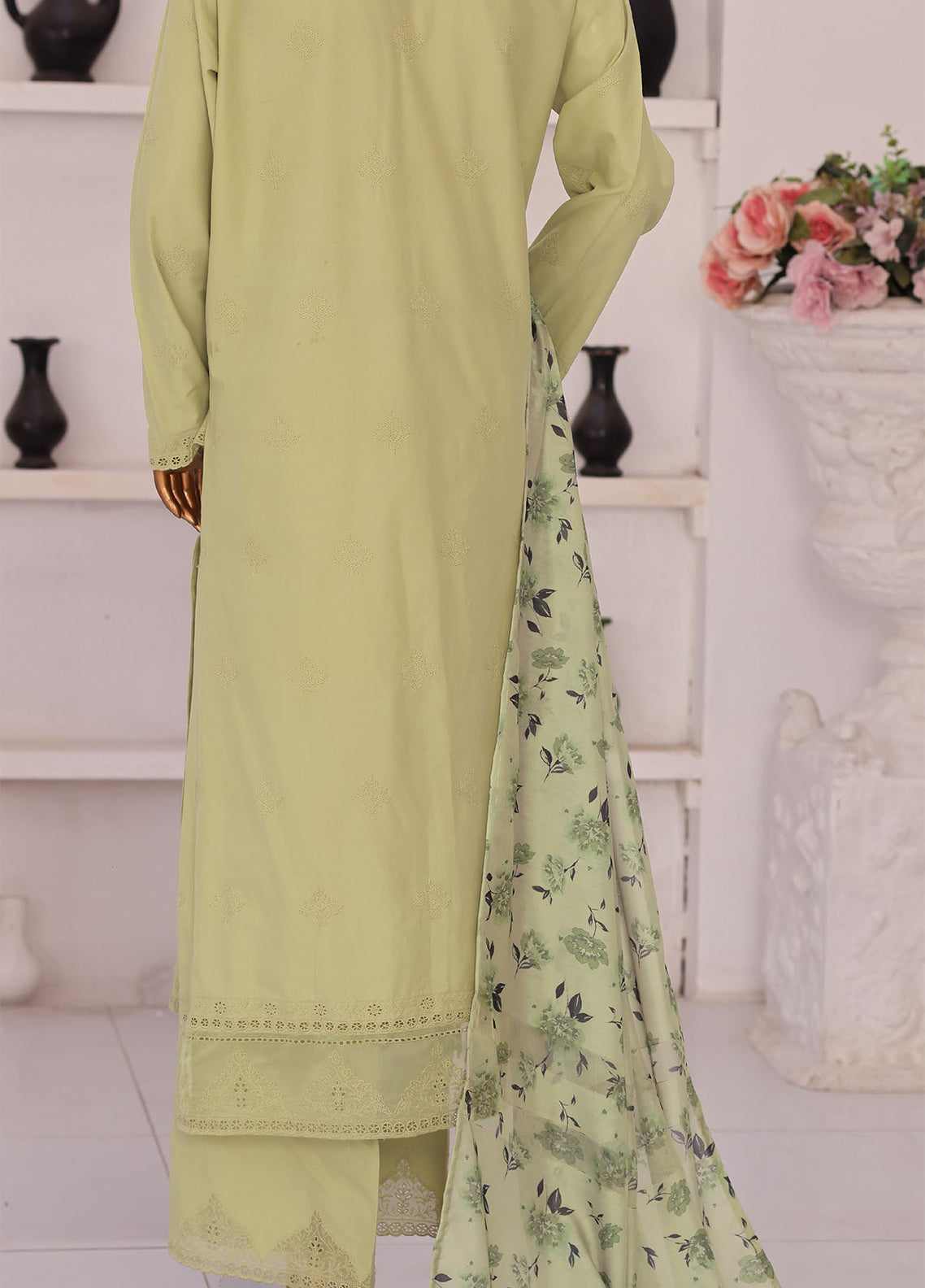 Floral Vibes By HZ Textile Embroidered Appliquekari Lawn 3 Piece Unstitched Suit HZ26FVAE D-FVE-06 Floral Vibes By HZ Textile Embroidered Appliquekari Lawn 3 Piece Unstitched Suit HZ26FVAE D-FVE-06