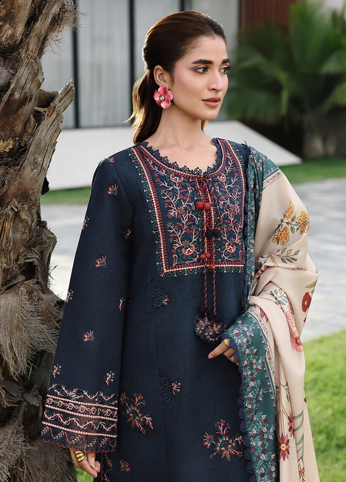 Florence By Rang Rasiya Luxury Embroidered Lawn 3 Piece Unstitched Suit RR26FLEE D-02 NILOFER Florence By Rang Rasiya Luxury Embroidered Lawn 3 Piece Unstitched Suit RR26FLEE D-02 NILOFER