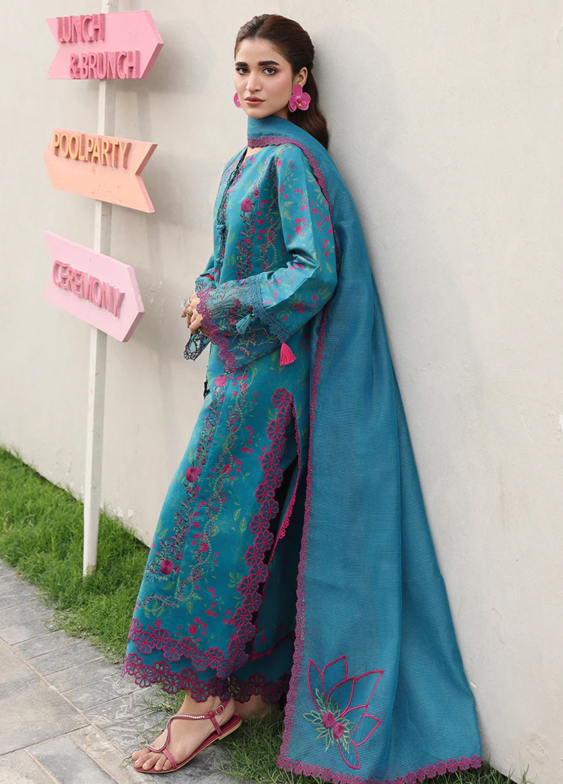 Florence By Rang Rasiya Luxury Embroidered Lawn 3 Piece Unstitched Suit RR26FLEE D-03 TINA Florence By Rang Rasiya Luxury Embroidered Lawn 3 Piece Unstitched Suit RR26FLEE D-03 TINA