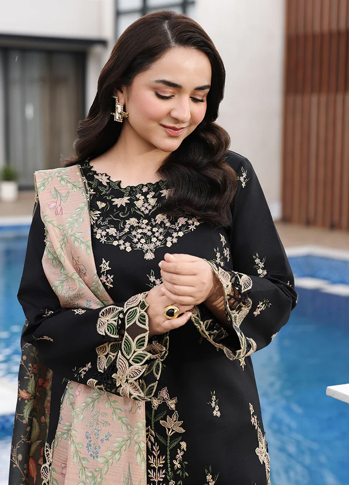 Florence By Rang Rasiya Luxury Embroidered Lawn 3 Piece Unstitched Suit RR26FLEE D-07 AFSANEH Florence By Rang Rasiya Luxury Embroidered Lawn 3 Piece Unstitched Suit RR26FLEE D-07 AFSANEH