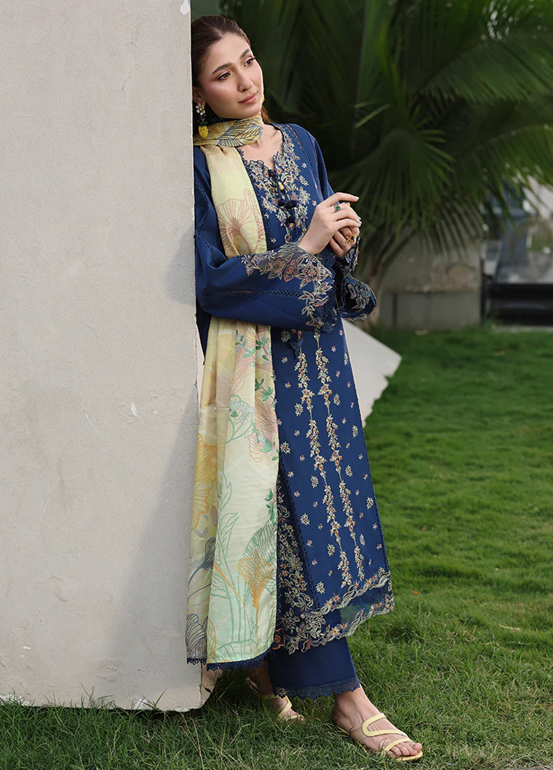 Florence By Rang Rasiya Luxury Embroidered Lawn 3 Piece Unstitched Suit RR26FLEE D-08 MINA Florence By Rang Rasiya Luxury Embroidered Lawn 3 Piece Unstitched Suit RR26FLEE D-08 MINA