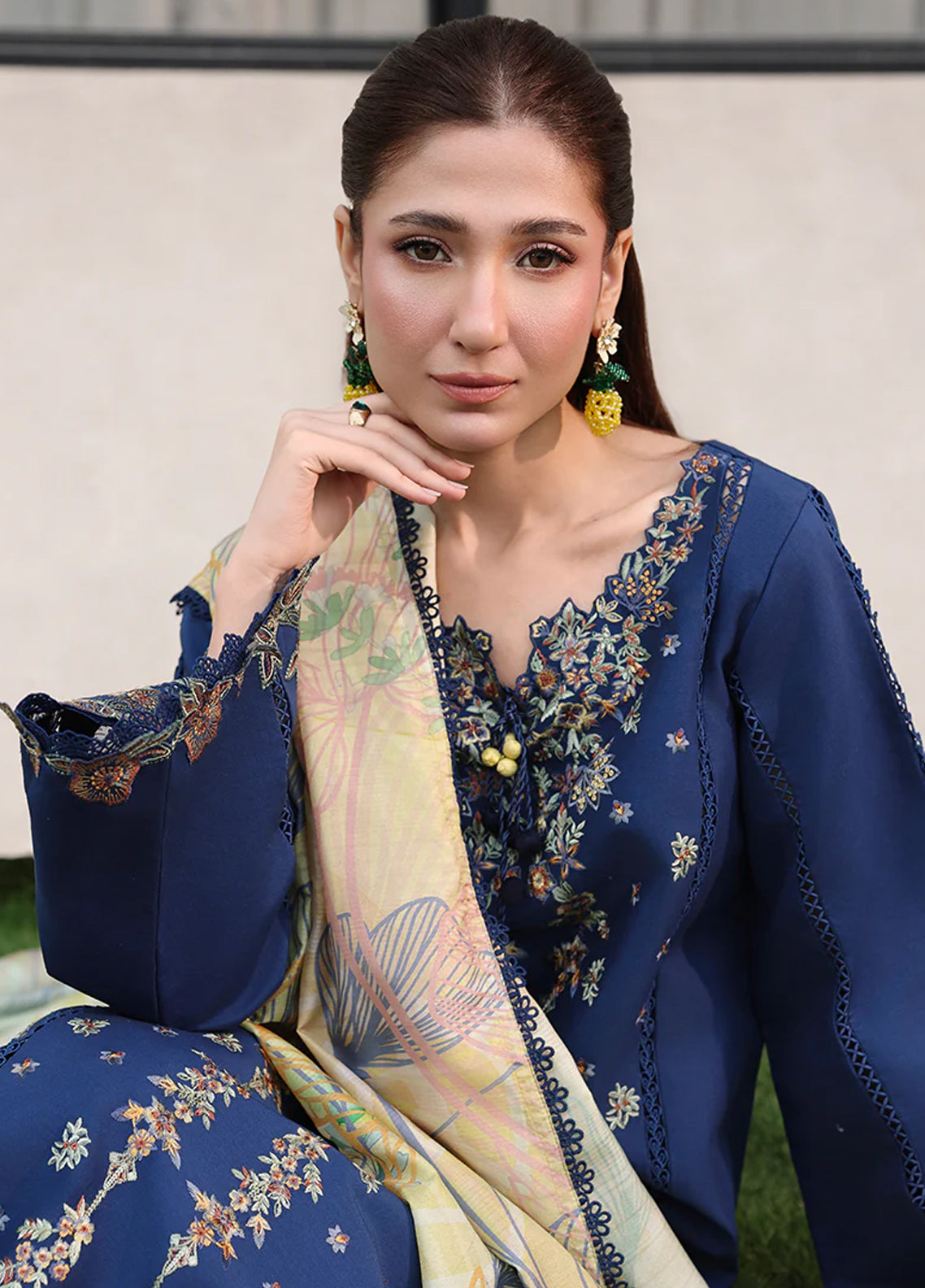 Florence By Rang Rasiya Luxury Embroidered Lawn 3 Piece Unstitched Suit RR26FLEE D-08 MINA Florence By Rang Rasiya Luxury Embroidered Lawn 3 Piece Unstitched Suit RR26FLEE D-08 MINA