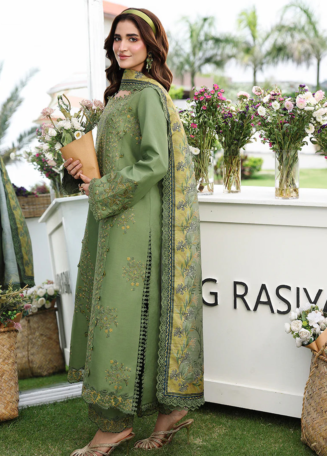 Florence By Rang Rasiya Luxury Embroidered Lawn 3 Piece Unstitched Suit RR26FLEE D-09 BAHAR Florence By Rang Rasiya Luxury Embroidered Lawn 3 Piece Unstitched Suit RR26FLEE D-09 BAHAR