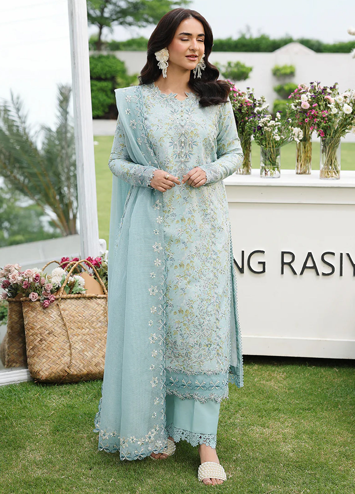 Florence By Rang Rasiya Luxury Embroidered Lawn 3 Piece Unstitched Suit RR26FLEE D-15 YASNA Florence By Rang Rasiya Luxury Embroidered Lawn 3 Piece Unstitched Suit RR26FLEE D-15 YASNA