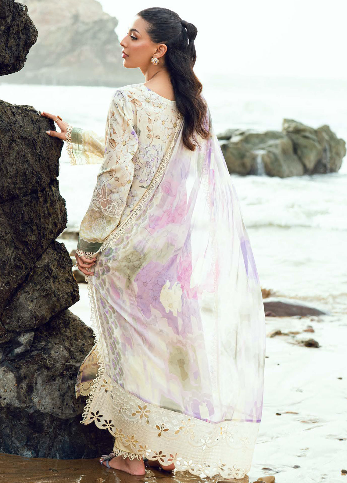 Gardenia By Nureh Embroidered Lawn 3 Piece Unstitched Suit NU26GENP D-NSG-197 Gardenia By Nureh Embroidered Lawn 3 Piece Unstitched Suit NU26GENP D-NSG-197