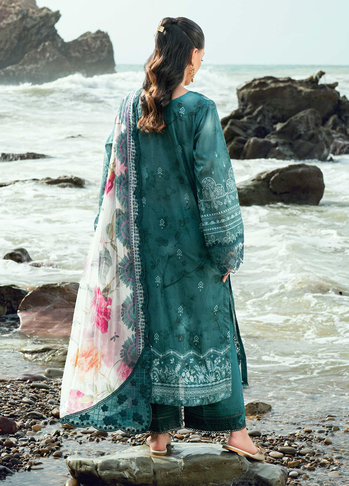 Gardenia By Nureh Embroidered Lawn 3 Piece Unstitched Suit NU26GENP D-NSG-198 Gardenia By Nureh Embroidered Lawn 3 Piece Unstitched Suit NU26GENP D-NSG-198