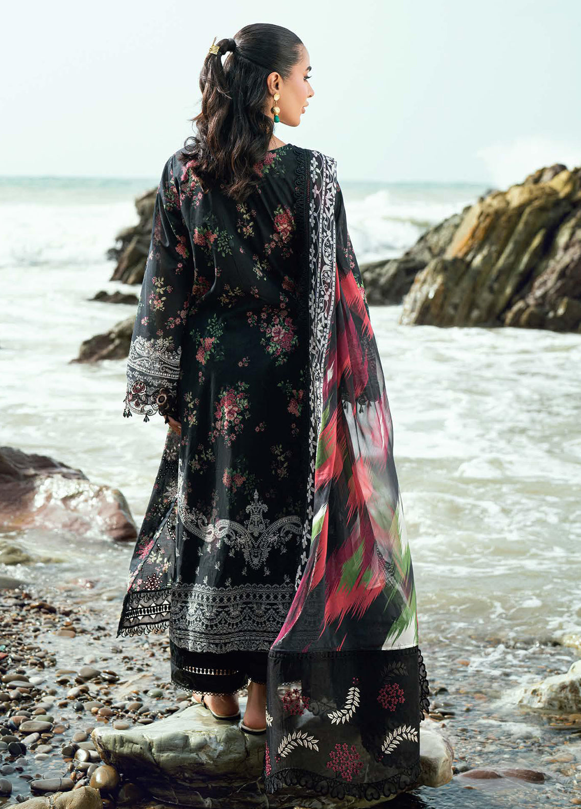 Gardenia By Nureh Embroidered Lawn 3 Piece Unstitched Suit NU26GENP D-NSG-199 Gardenia By Nureh Embroidered Lawn 3 Piece Unstitched Suit NU26GENP D-NSG-199
