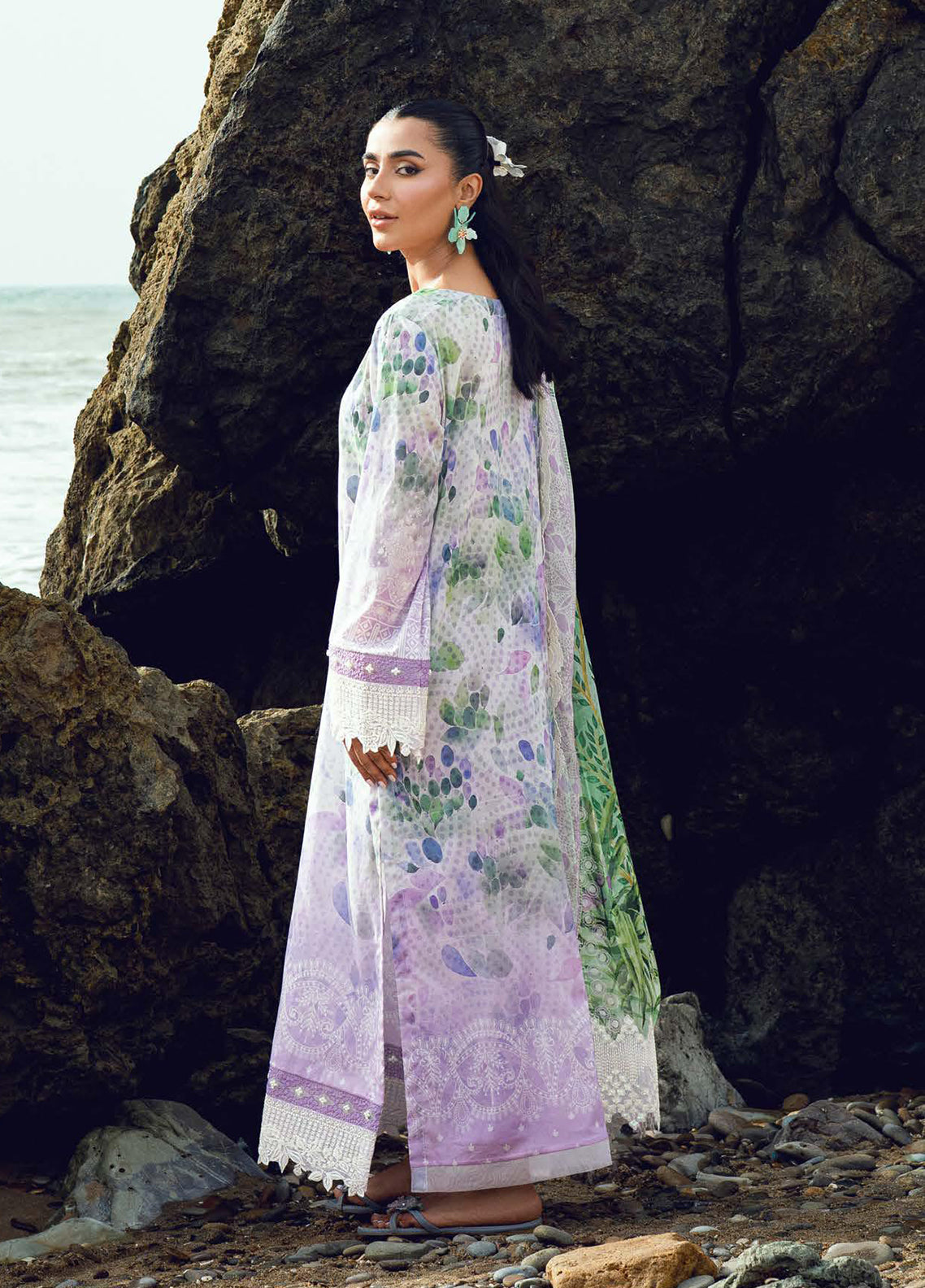 Gardenia By Nureh Embroidered Lawn 3 Piece Unstitched Suit NU26GENP D-NSG-200 Gardenia By Nureh Embroidered Lawn 3 Piece Unstitched Suit NU26GENP D-NSG-200
