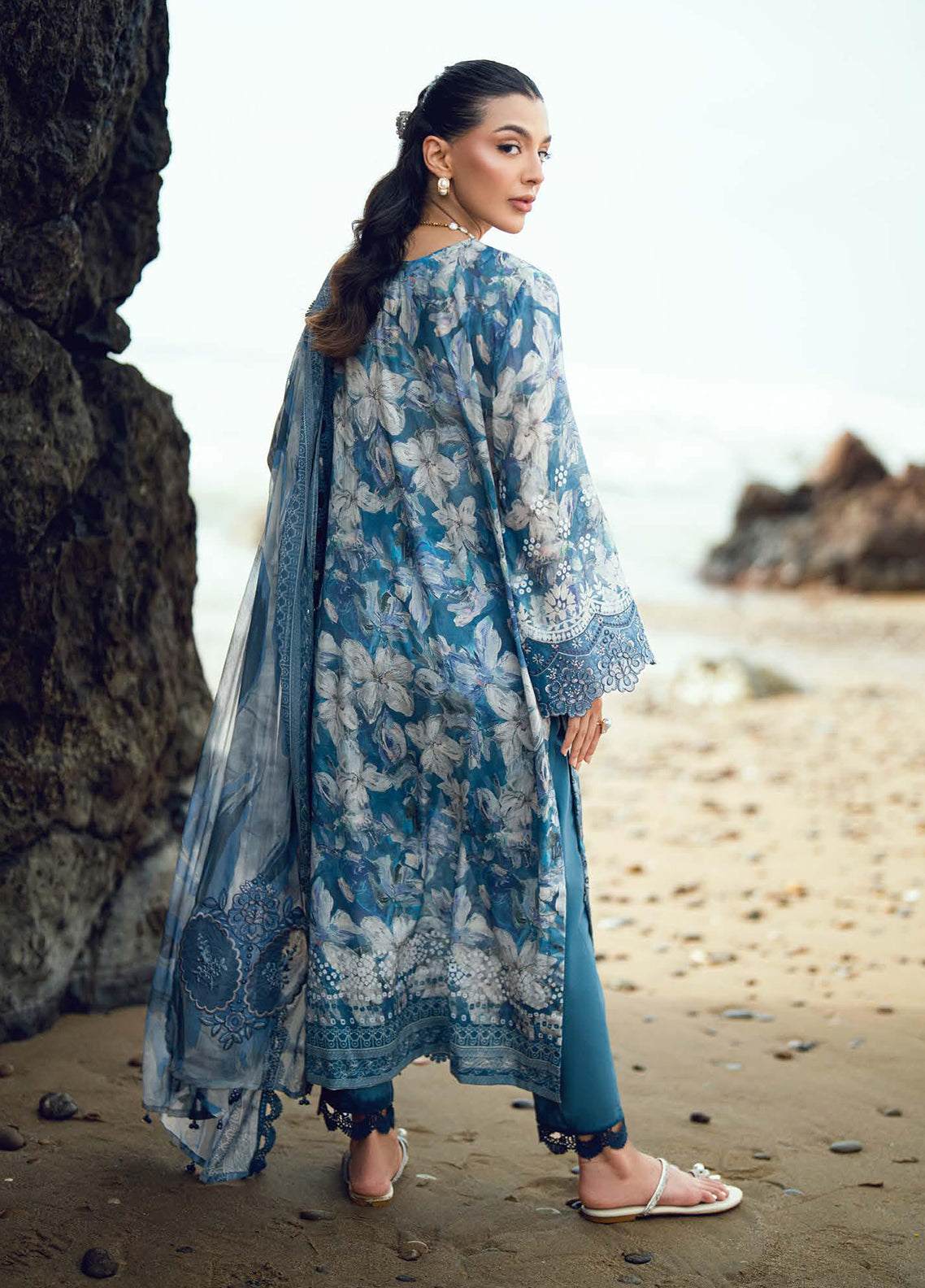 Gardenia By Nureh Embroidered Lawn 3 Piece Unstitched Suit NU26GENP D-NSG-201 Gardenia By Nureh Embroidered Lawn 3 Piece Unstitched Suit NU26GENP D-NSG-201