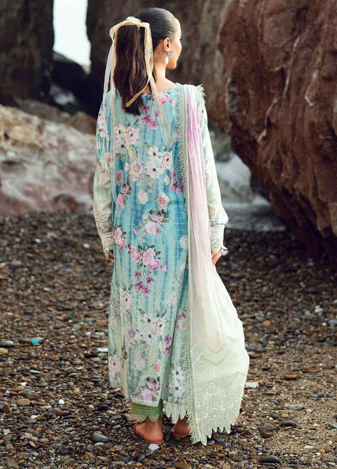 Gardenia By Nureh Embroidered Lawn 3 Piece Unstitched Suit NU26GENP D-NSG-202 Gardenia By Nureh Embroidered Lawn 3 Piece Unstitched Suit NU26GENP D-NSG-202