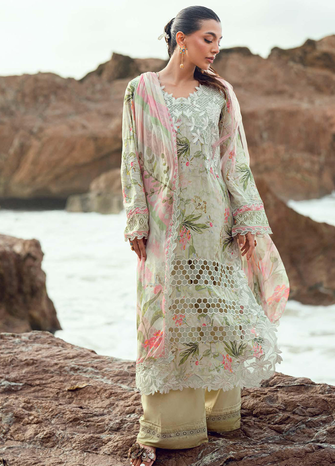 Gardenia By Nureh Embroidered Lawn 3 Piece Unstitched Suit NU26GENP D-NSG-203 Gardenia By Nureh Embroidered Lawn 3 Piece Unstitched Suit NU26GENP D-NSG-203