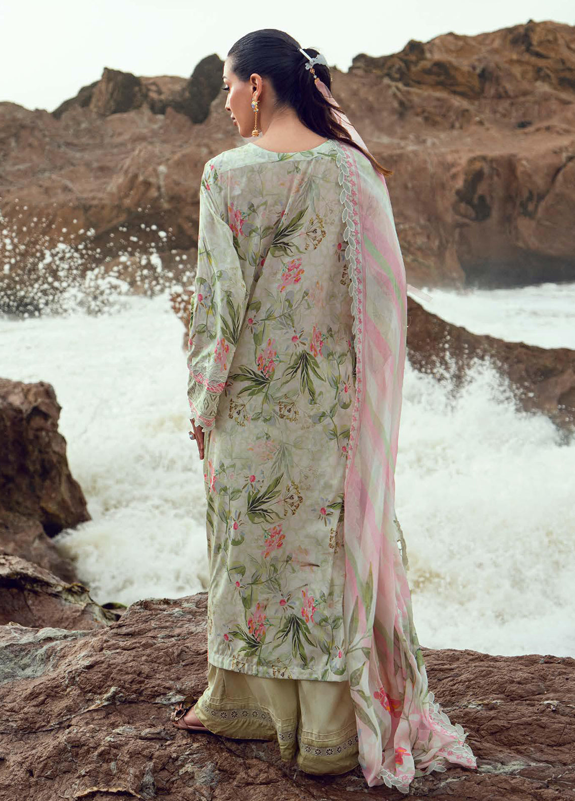 Gardenia By Nureh Embroidered Lawn 3 Piece Unstitched Suit NU26GENP D-NSG-203 Gardenia By Nureh Embroidered Lawn 3 Piece Unstitched Suit NU26GENP D-NSG-203