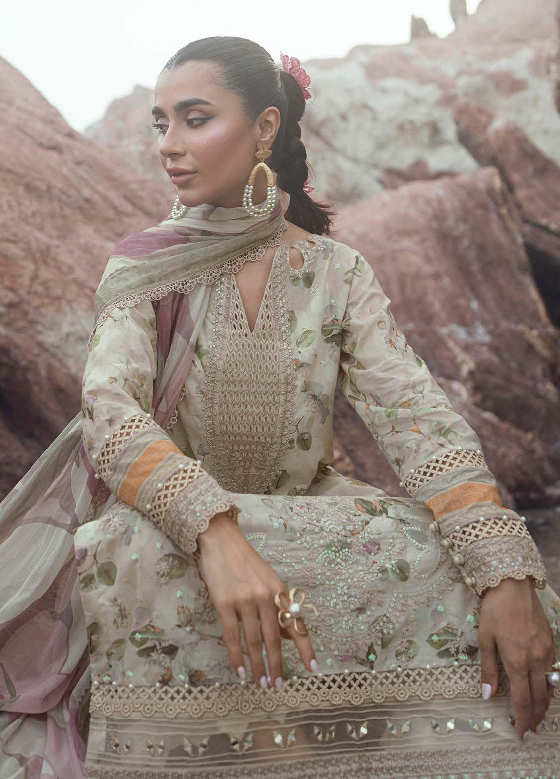 Gardenia By Nureh Embroidered Lawn 3 Piece Unstitched Suit NU26GENP D-NSG-205 Gardenia By Nureh Embroidered Lawn 3 Piece Unstitched Suit NU26GENP D-NSG-205