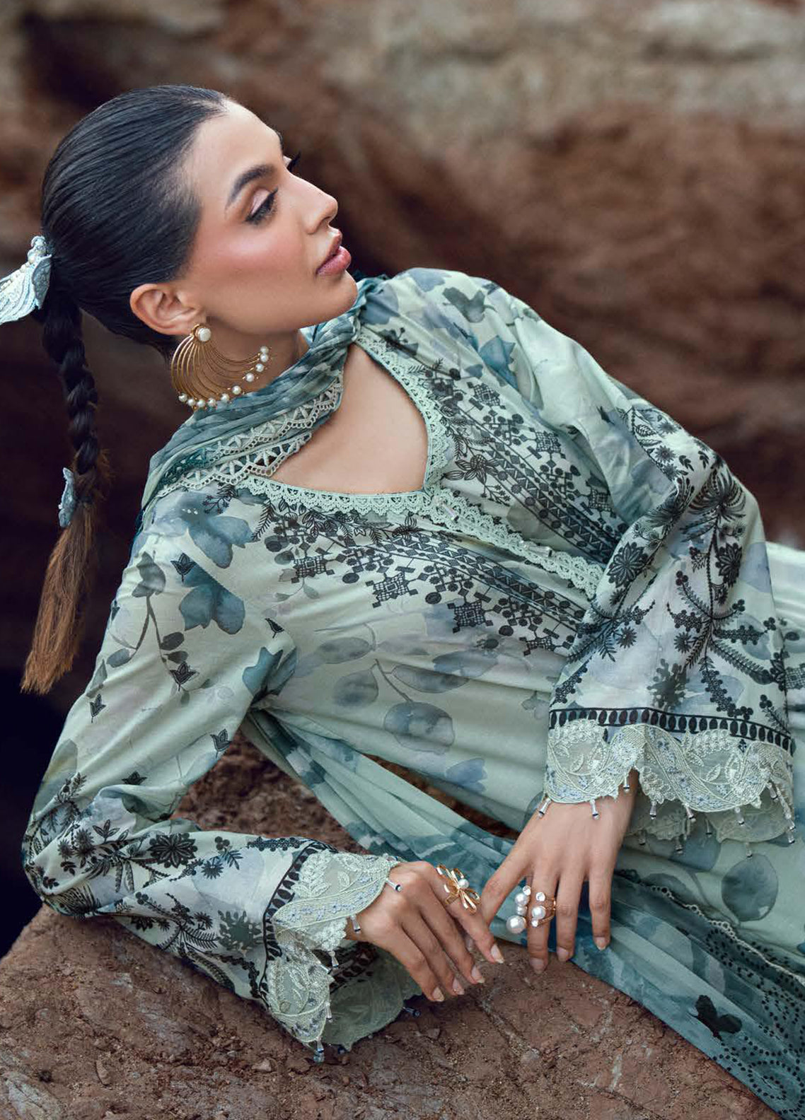 Gardenia By Nureh Embroidered Lawn 3 Piece Unstitched Suit NU26GENP D-NSG-206 Gardenia By Nureh Embroidered Lawn 3 Piece Unstitched Suit NU26GENP D-NSG-206