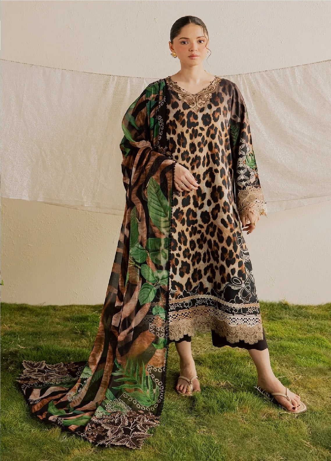 Gardenia By Nureh Embroidered Slub Viscose 3 Piece Unstitched Suit NU26GV D-NSG-228 Gardenia By Nureh Embroidered Slub Viscose 3 Piece Unstitched Suit NU26GV D-NSG-228