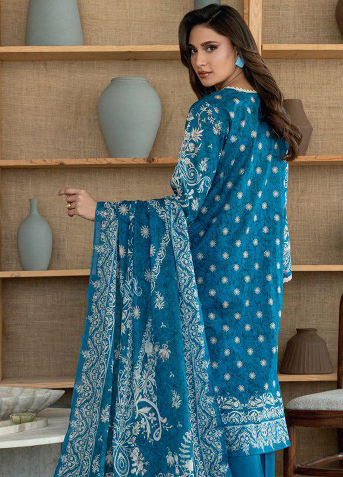 Gul Ahmed Printed Lawn 3 Piece Unstitched Suit GA26S D-CLP-52282 Gul Ahmed Printed Lawn 3 Piece Unstitched Suit GA26S D-CLP-52282