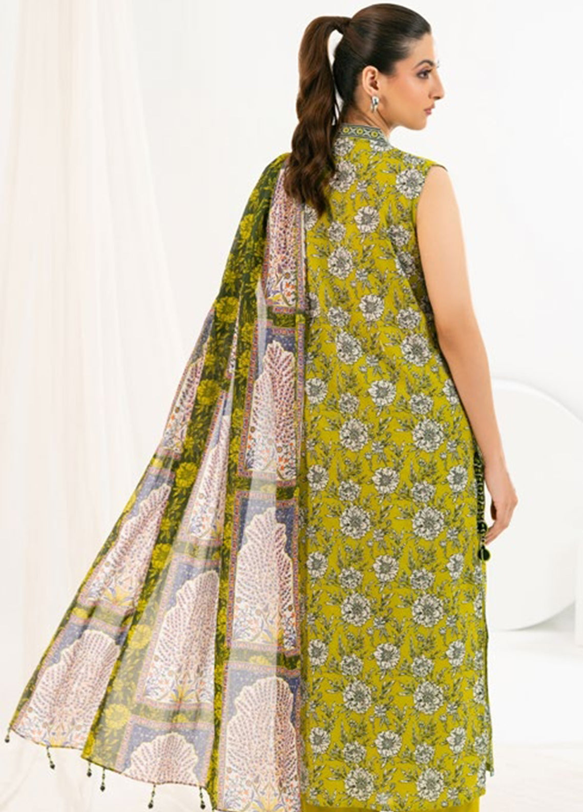 Gul Bahar Blossom By Gul Ahmed Printed Lawn 3 Piece Unstitched Suit GA26GBB D-CLP-52232 Gul Bahar Blossom By Gul Ahmed Printed Lawn 3 Piece Unstitched Suit GA26GBB D-CLP-52232