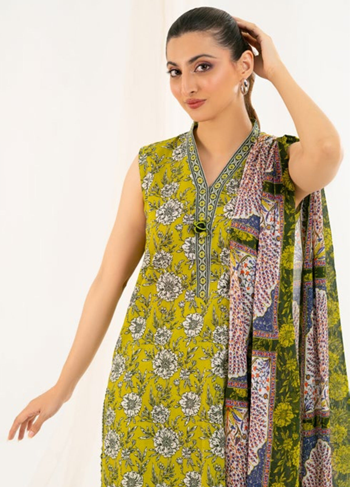 Gul Bahar Blossom By Gul Ahmed Printed Lawn 3 Piece Unstitched Suit GA26GBB D-CLP-52232 Gul Bahar Blossom By Gul Ahmed Printed Lawn 3 Piece Unstitched Suit GA26GBB D-CLP-52232
