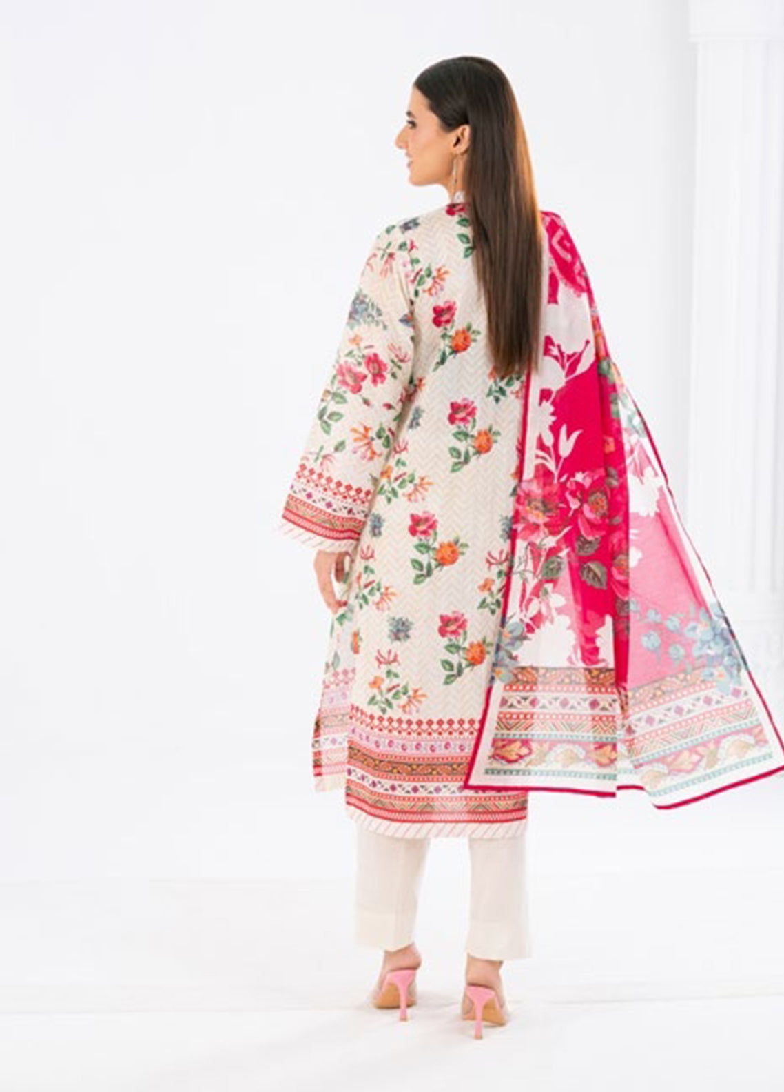 Gul Bahar Blossom By Gul Ahmed Printed Lawn 3 Piece Unstitched Suit GA26GBB D-CLP-52242 Gul Bahar Blossom By Gul Ahmed Printed Lawn 3 Piece Unstitched Suit GA26GBB D-CLP-52242