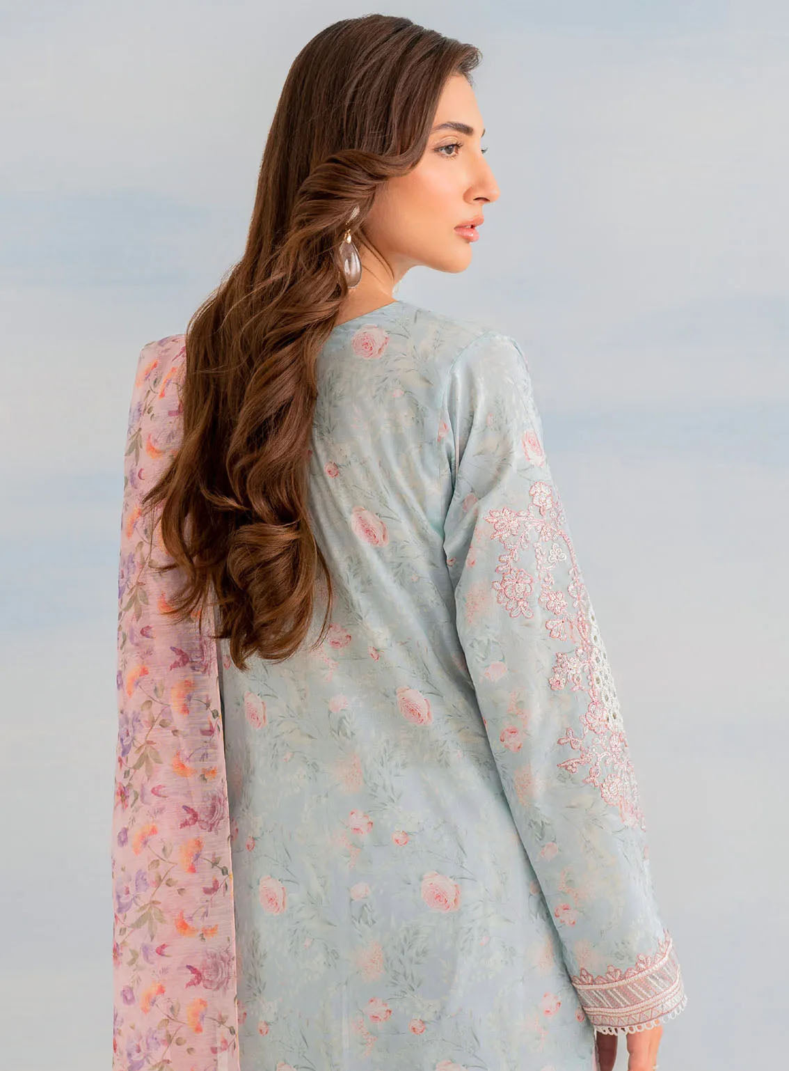 Guzel By Iznik Embroidered Lawn Suits Unstitched 3 Piece - IZ24GL IGL-01 Guzel By Iznik Embroidered Lawn Suits Unstitched 3 Piece - IZ24GL IGL-01