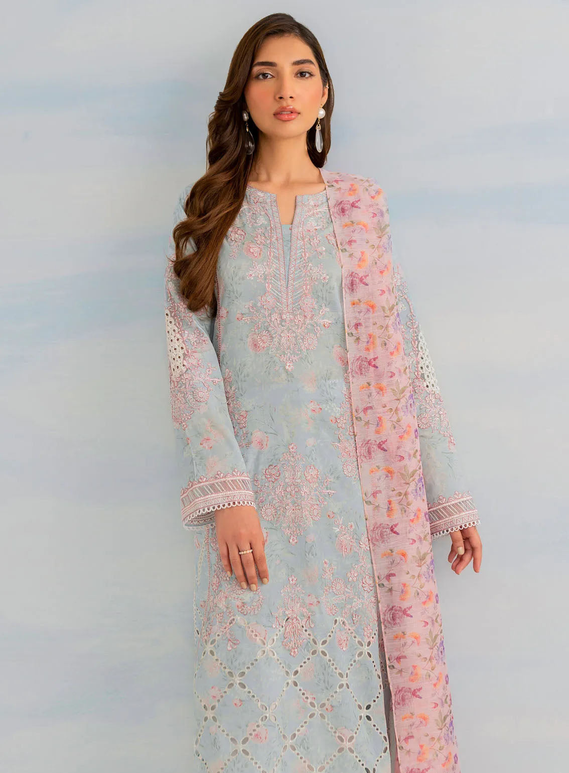 Guzel By Iznik Embroidered Lawn Suits Unstitched 3 Piece - IZ24GL IGL-01 Guzel By Iznik Embroidered Lawn Suits Unstitched 3 Piece - IZ24GL IGL-01