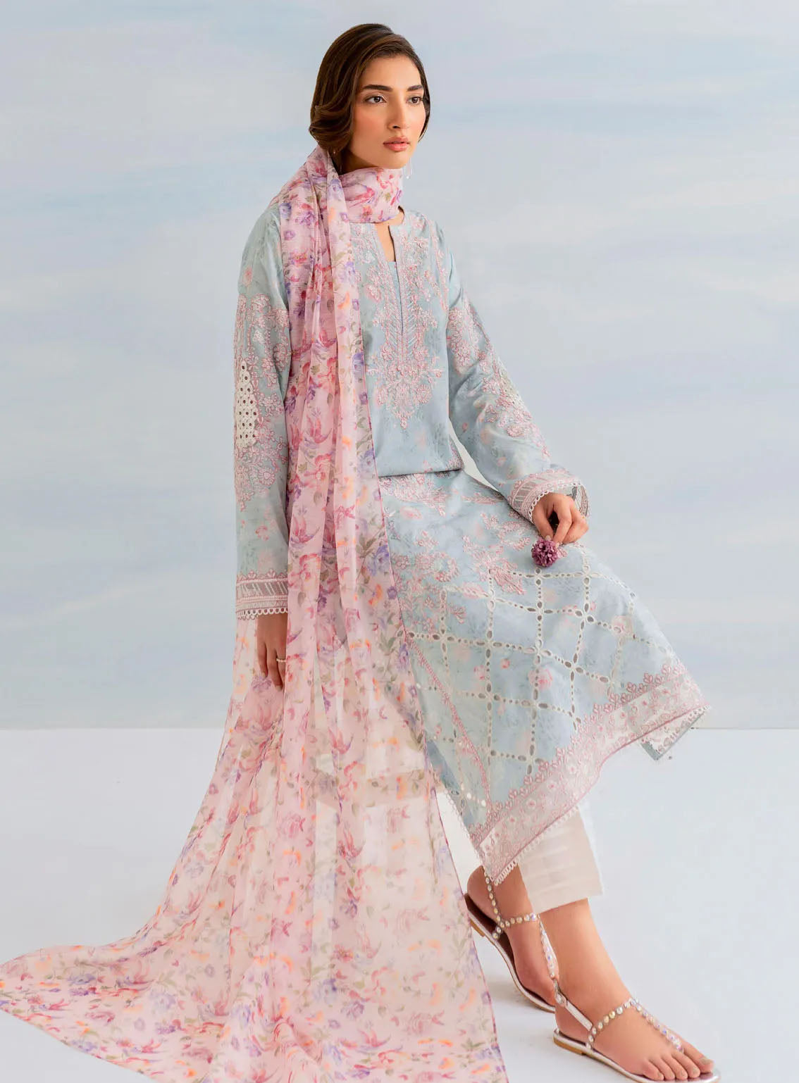 Guzel By Iznik Embroidered Lawn Suits Unstitched 3 Piece - IZ24GL IGL-01 Guzel By Iznik Embroidered Lawn Suits Unstitched 3 Piece - IZ24GL IGL-01