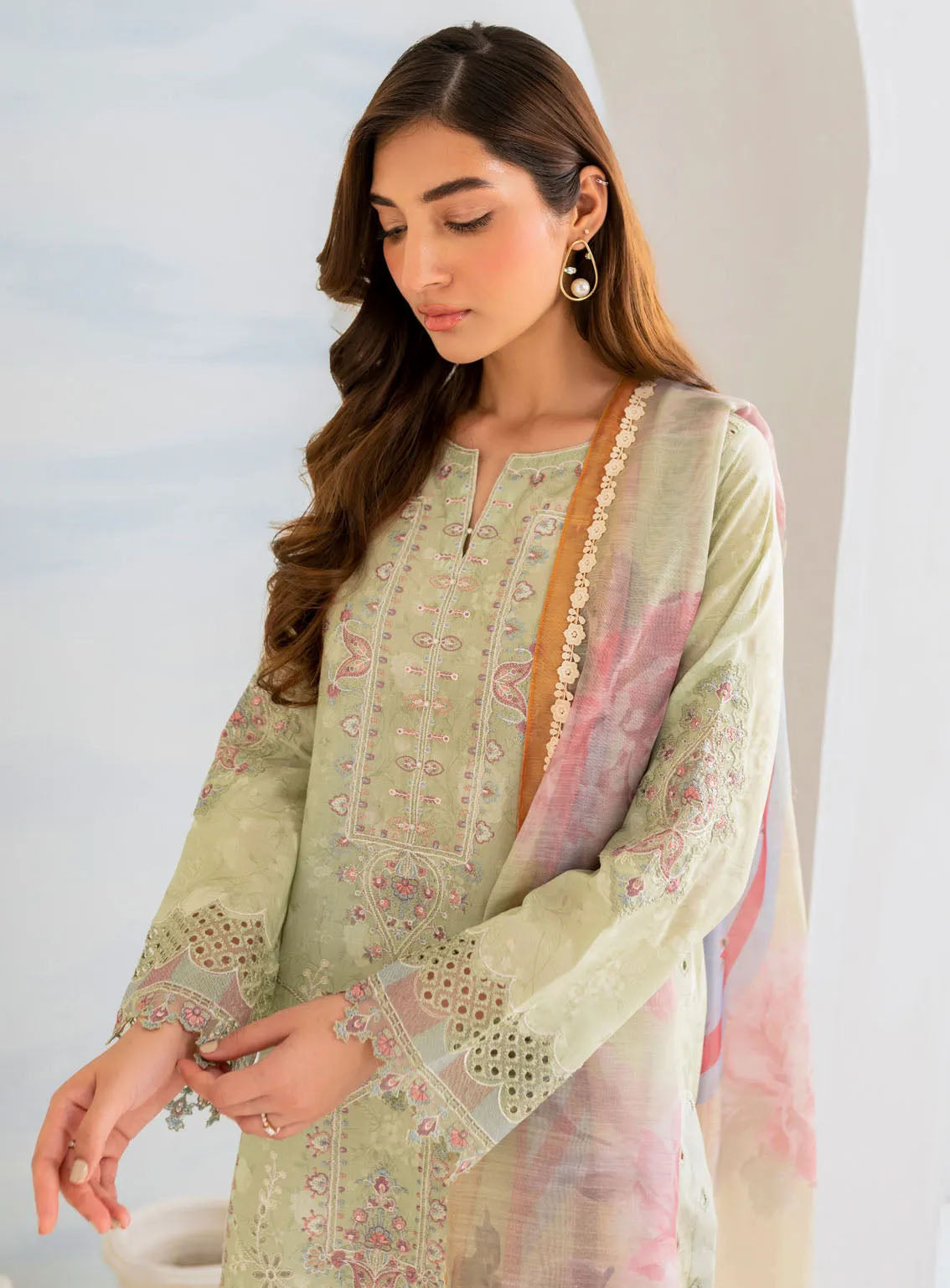Guzel By Iznik Embroidered Lawn Suits Unstitched 3 Piece - IZ24GL IGL-02 Guzel By Iznik Embroidered Lawn Suits Unstitched 3 Piece - IZ24GL IGL-02
