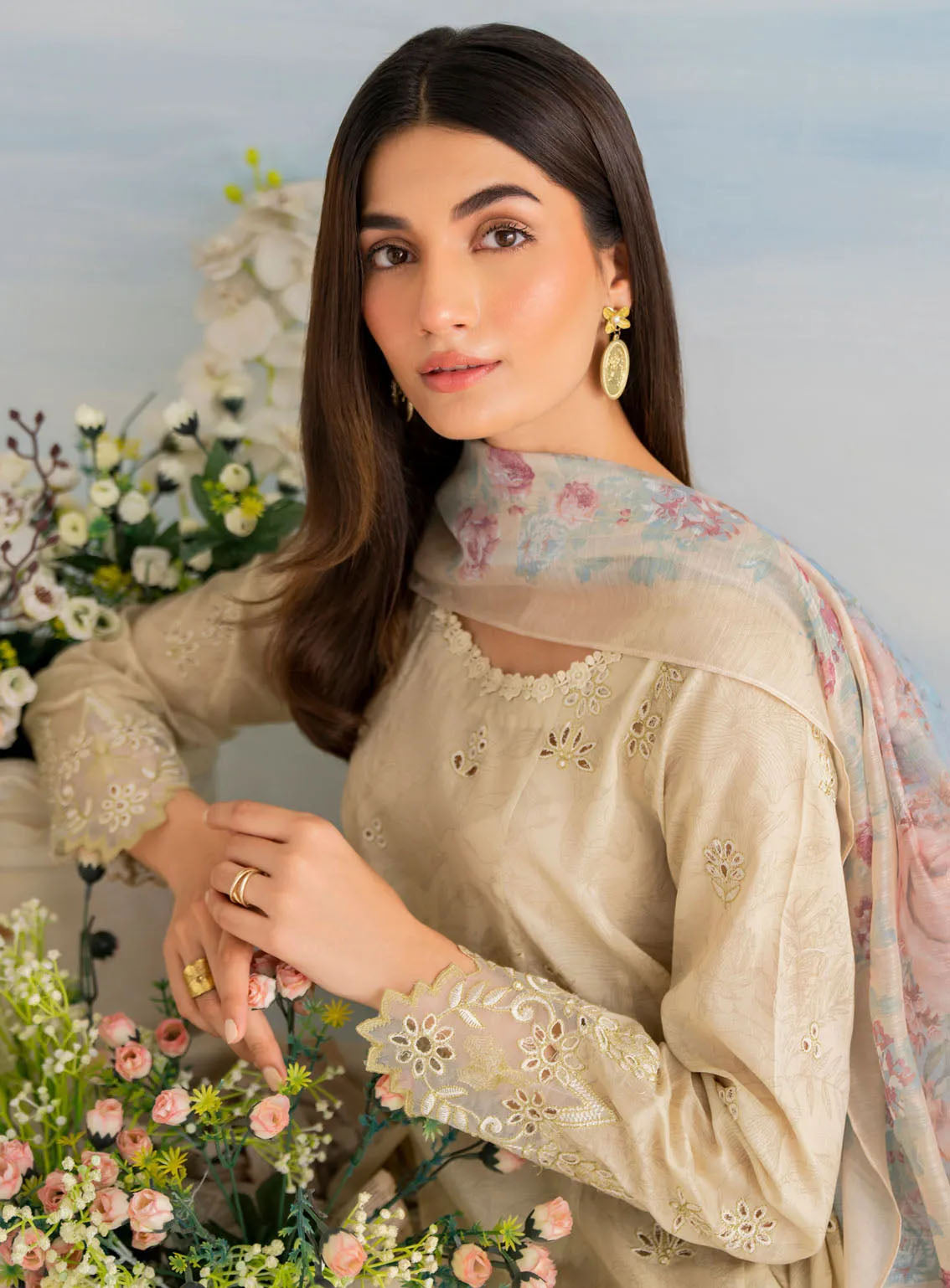 Guzel By Iznik Embroidered Lawn Suits Unstitched 3 Piece - IZ24GL IGL-03 Guzel By Iznik Embroidered Lawn Suits Unstitched 3 Piece - IZ24GL IGL-03